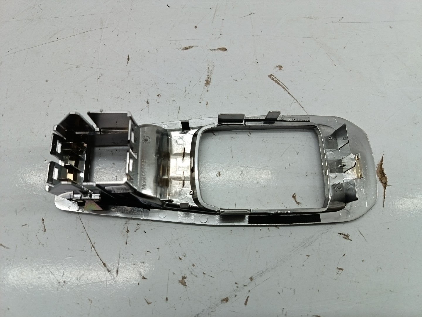 Moldura de consola central PEUGEOT 3008 SUV (M_) | 16 -  Imagem-1