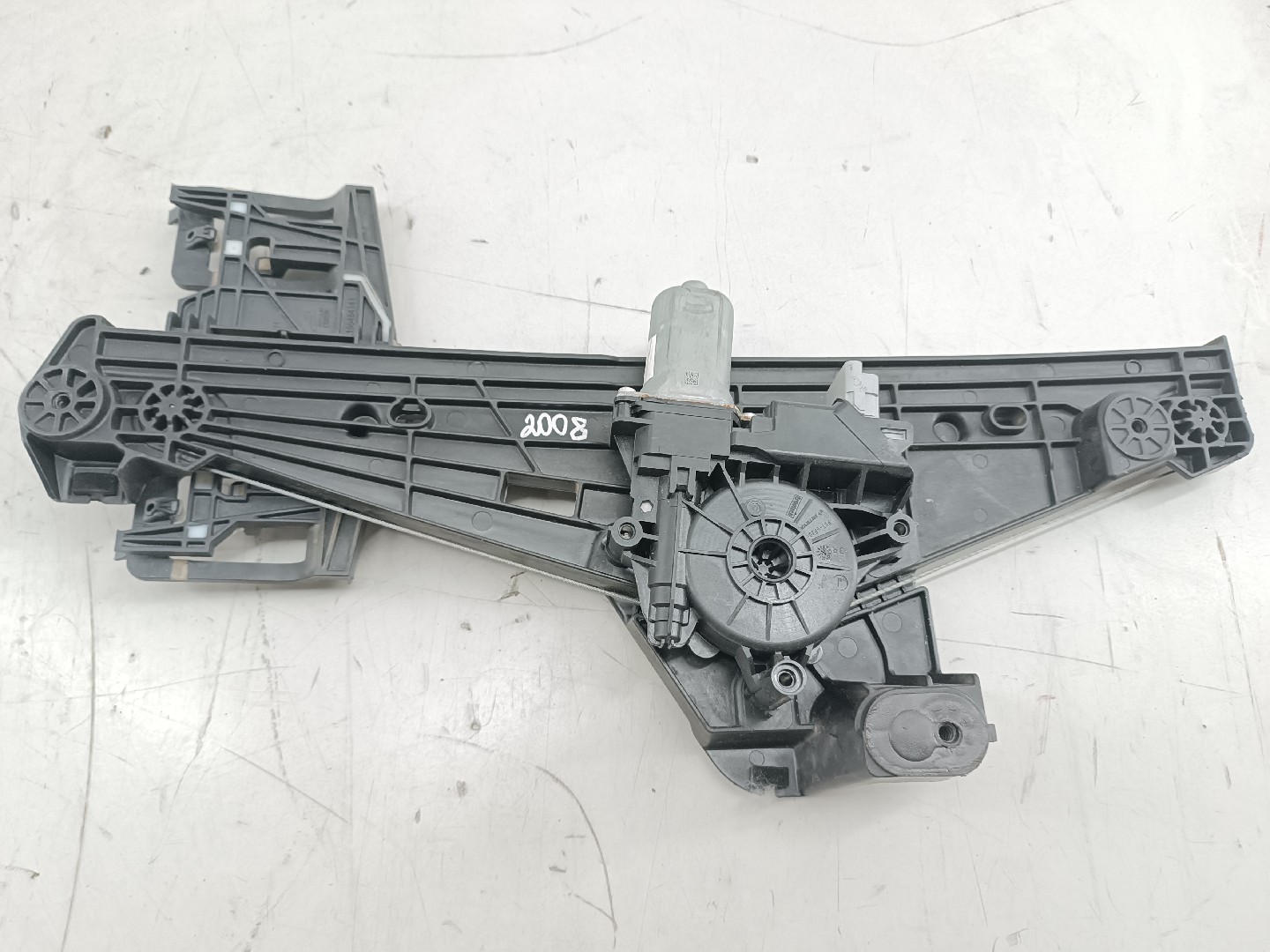 Motor e elevador de vidro trás direito PEUGEOT 2008 II (U_) | 19 - 