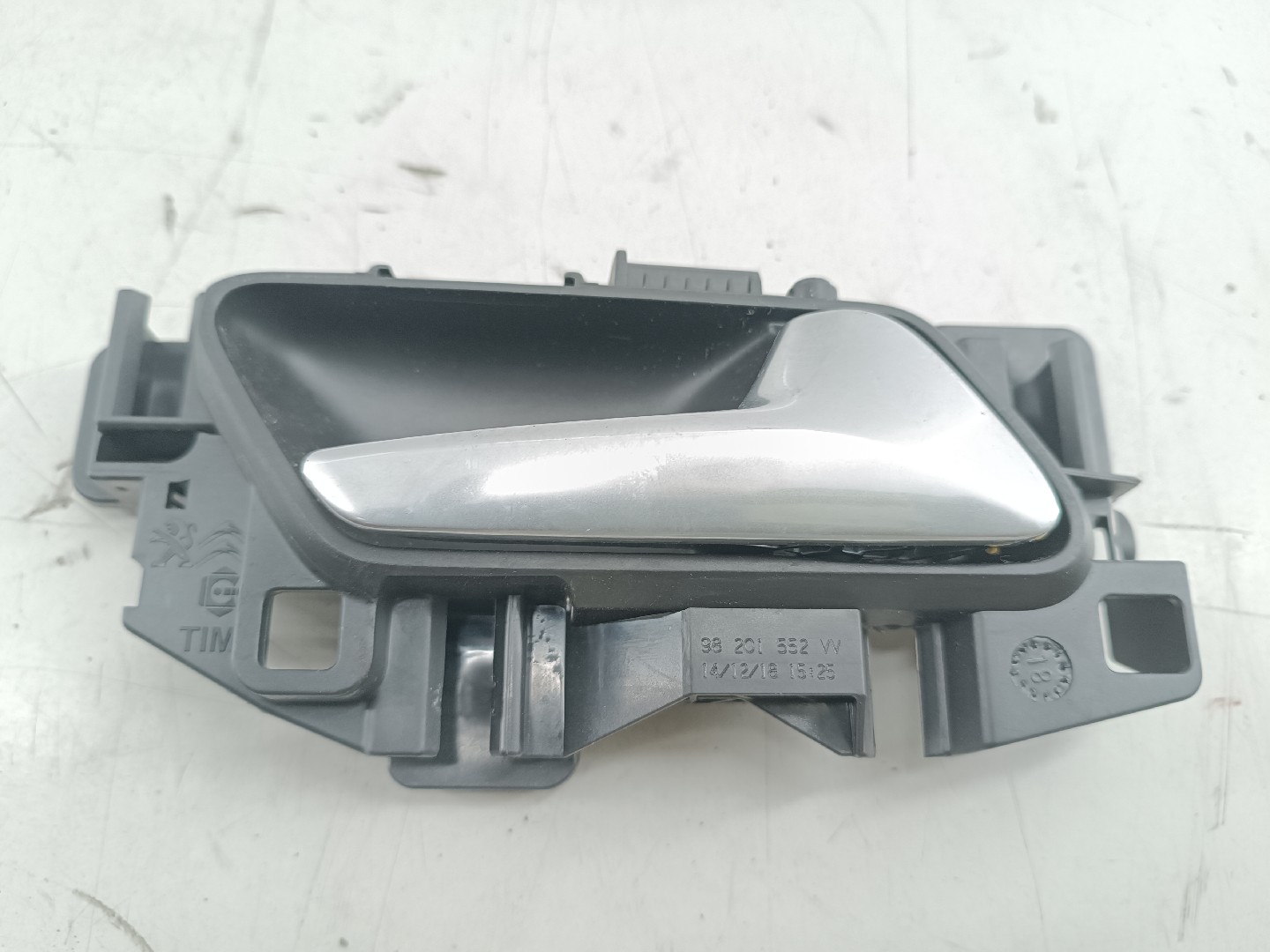 Puxador interior de porta traseira direita PEUGEOT 3008 SUV (M_) | 16 - 