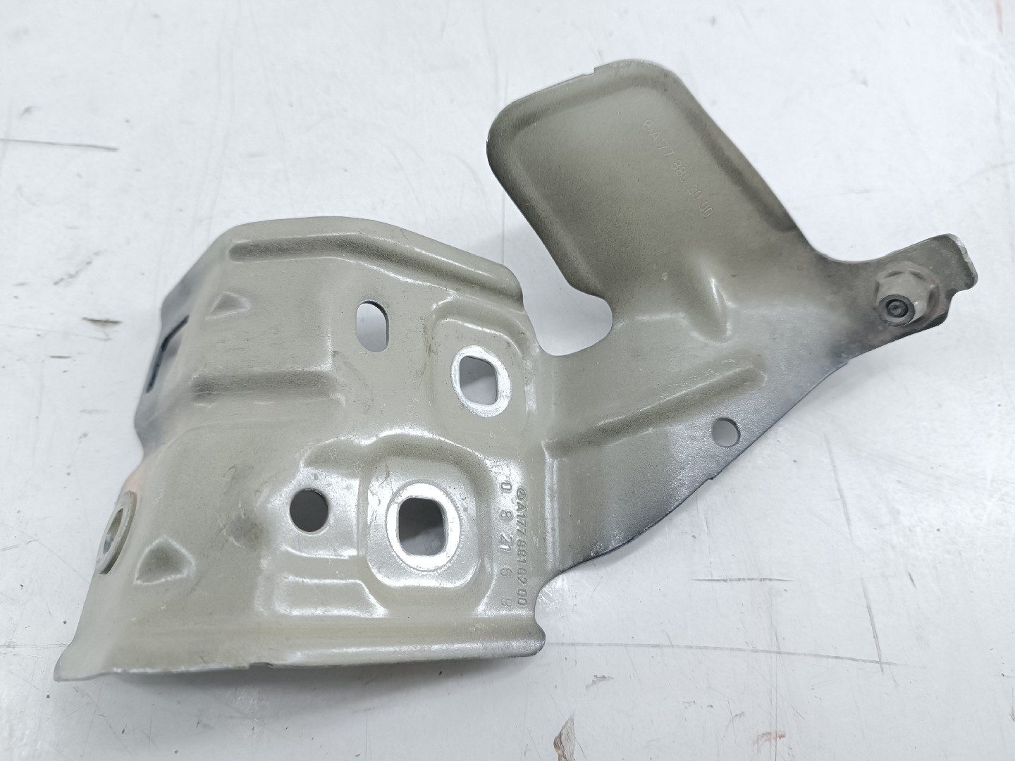 Suporte de montagem guarda lamas MERCEDES-BENZ A-CLASS (W177) | 18 - 