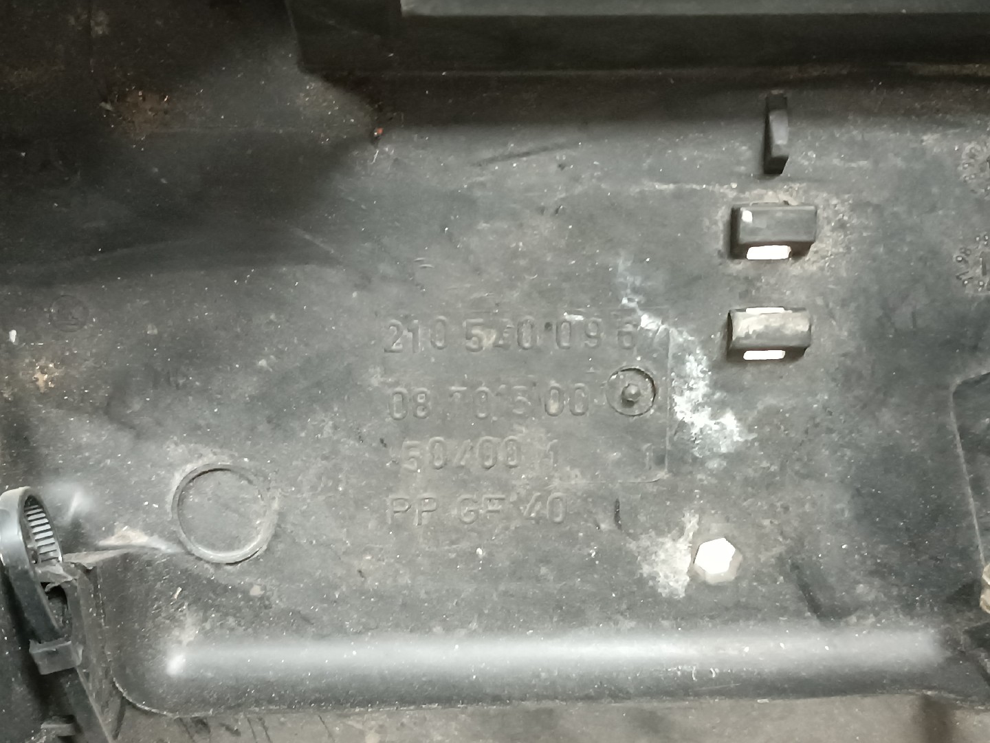 Caixa de fusíveis e relés MERCEDES-BENZ E-CLASS (W210) | 95 - 03 Imagem-4