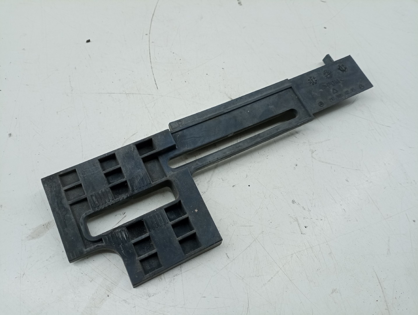 Suporte de montagem de para-choques MERCEDES-BENZ E-CLASS (W210) | 95 - 03 Imagem-4