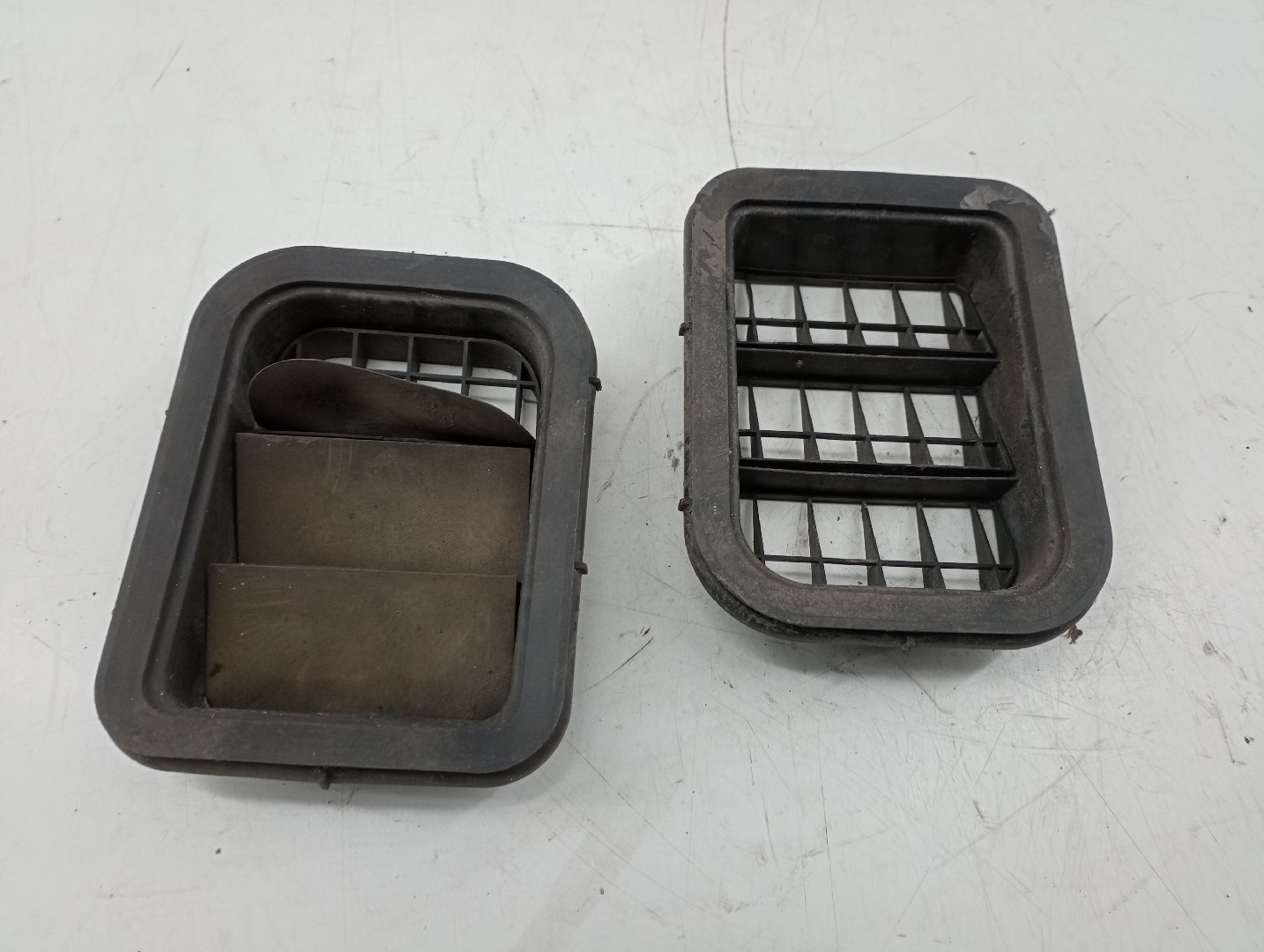 Painel de Ventilação da Carroceria VOLKSWAGEN GOLF III (1H1) | 91 - 98
