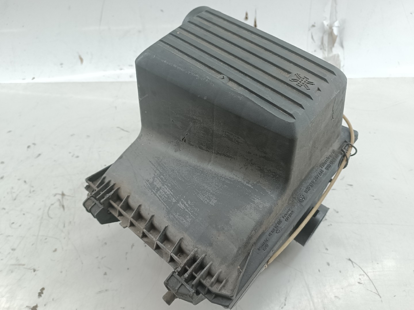 Caixa de filtro de ar VOLKSWAGEN GOLF III (1H1) | 91 - 98