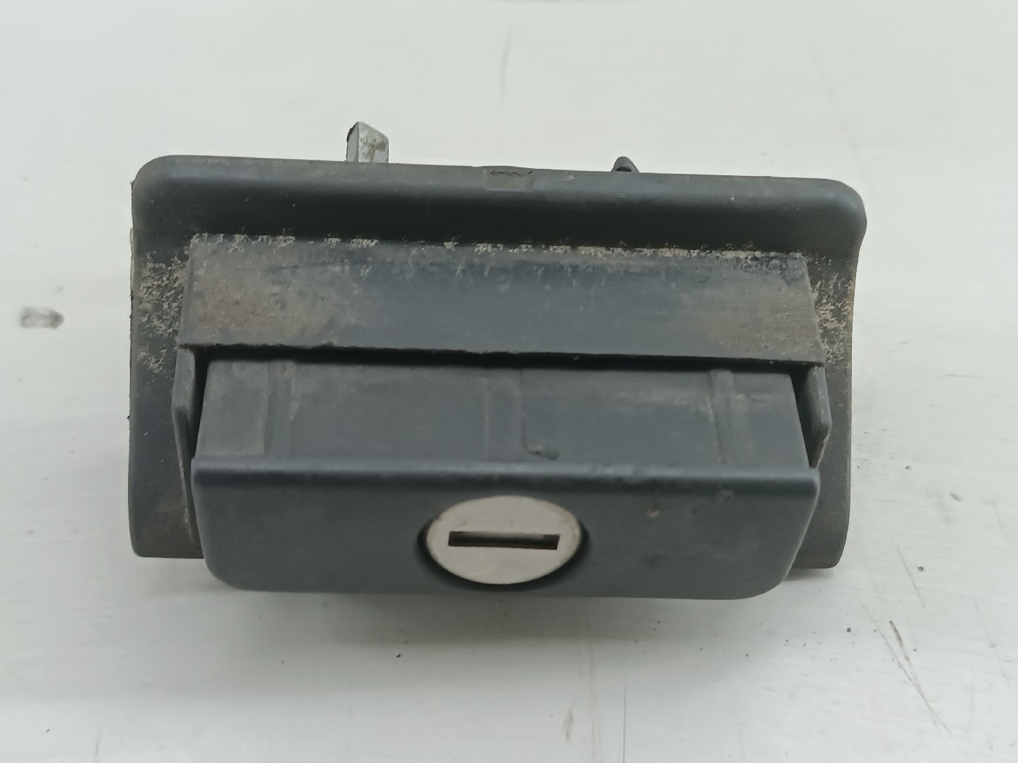 Botão de abertura da mala VOLKSWAGEN GOLF III (1H1) | 91 - 98
