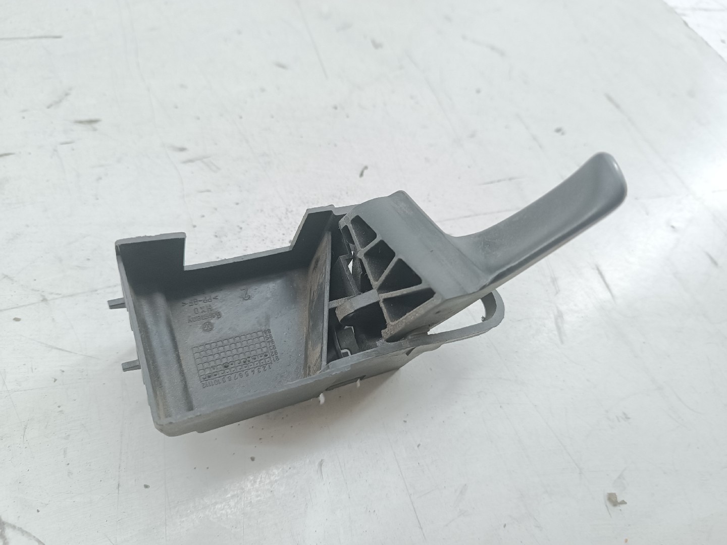 Puxador interior de porta traseira direita VOLKSWAGEN GOLF III (1H1) | 91 - 98 Imagem-3