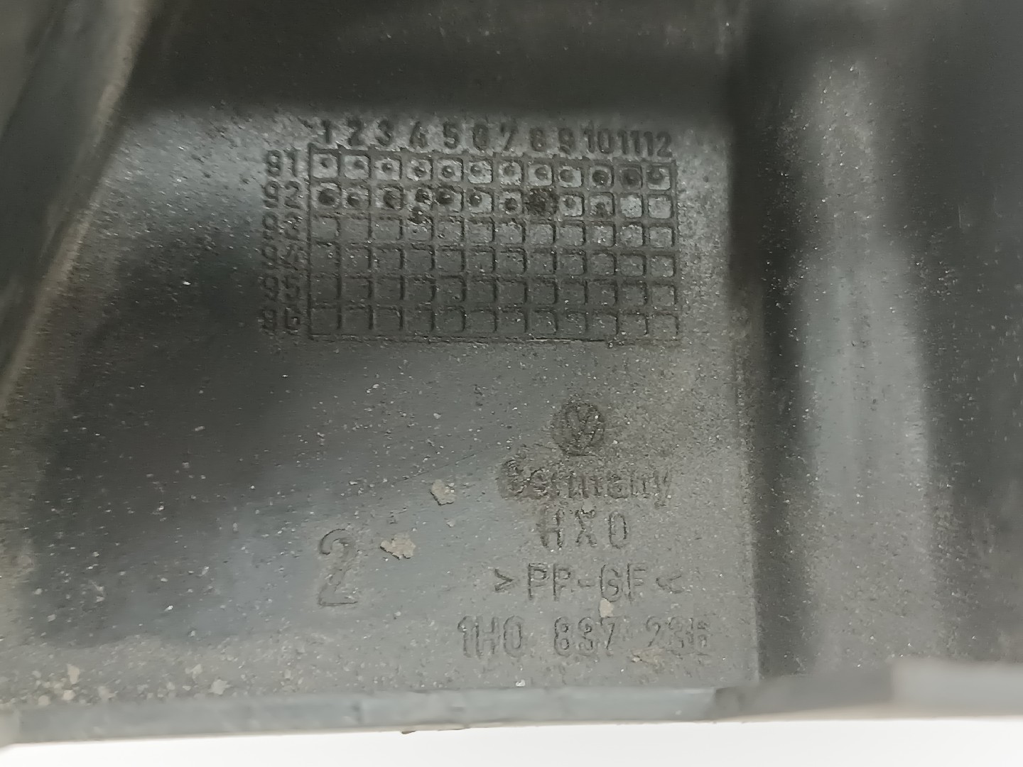 Puxador interior de porta traseira direita VOLKSWAGEN GOLF III (1H1) | 91 - 98 Imagem-1