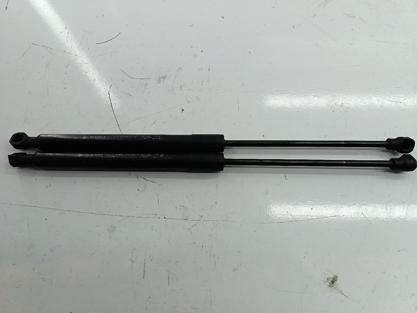 Amortecedor de porta da mala RENAULT MEGANE IV Hatchback (B9A/M/N_) | 15 - 