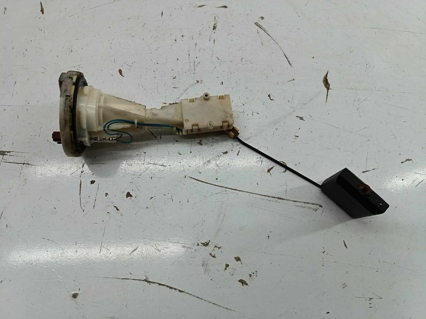 Boia do Combustível MERCEDES-BENZ E-CLASS (W210) | 95 - 03