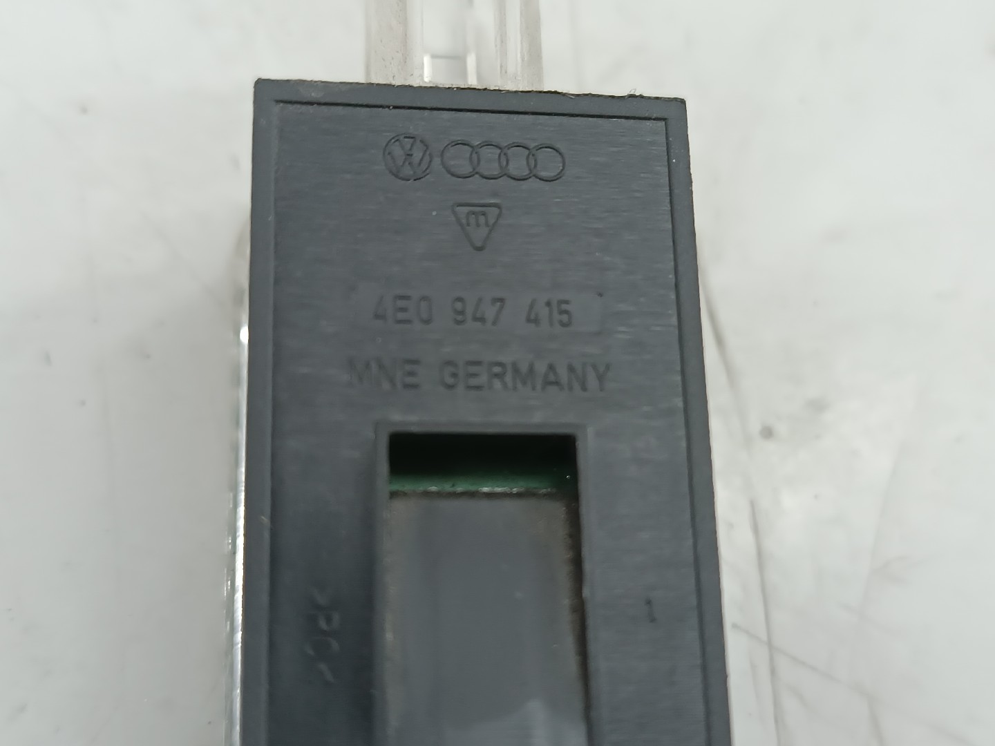 Luz de cortesia SEAT IBIZA IV SPORTCOUPE (6J1, 6P5) | 08 - 18 Imagem-1