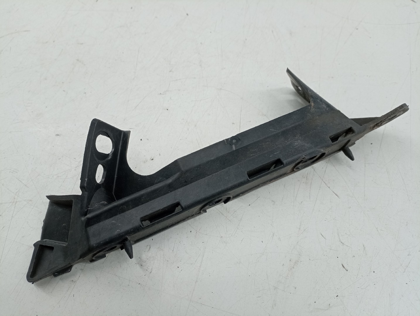 Suporte de montagem de para-choques SEAT IBIZA IV SPORTCOUPE (6J1, 6P5) | 08 - 18 Imagem-1