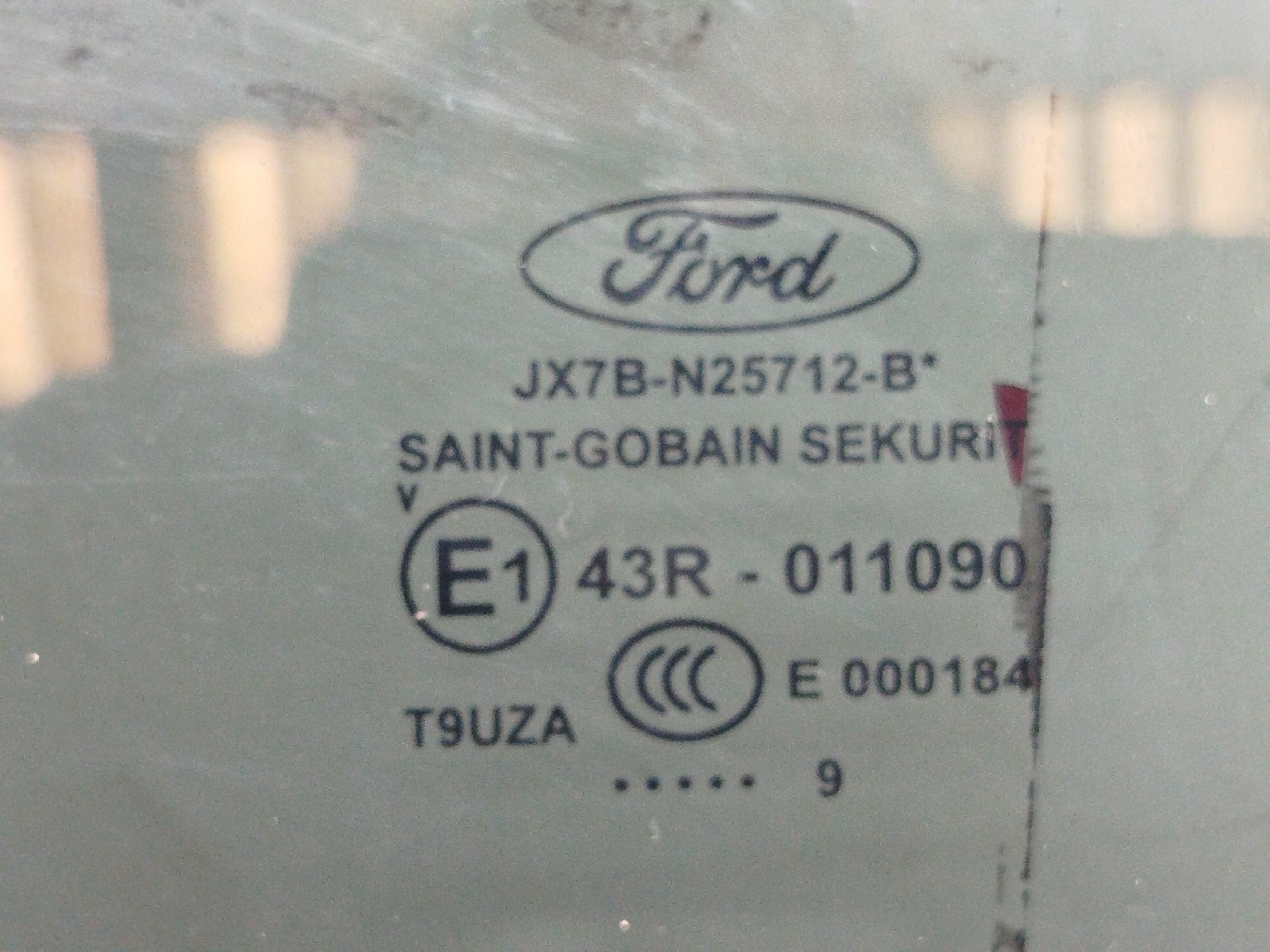 Vidro Traseiro Direito FORD FOCUS IV (HN) | 18 -  Imagem-1