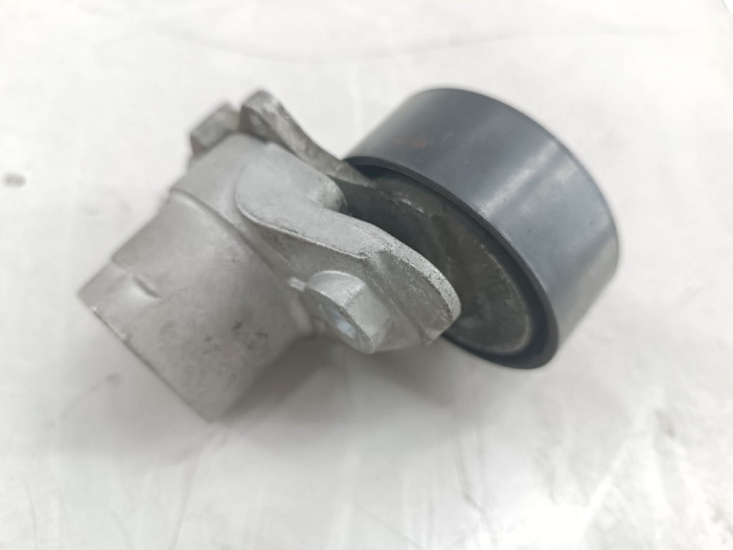 Rolo tensor, correia trapezoidal SEAT IBIZA IV SPORTCOUPE (6J1, 6P5) | 08 - 18