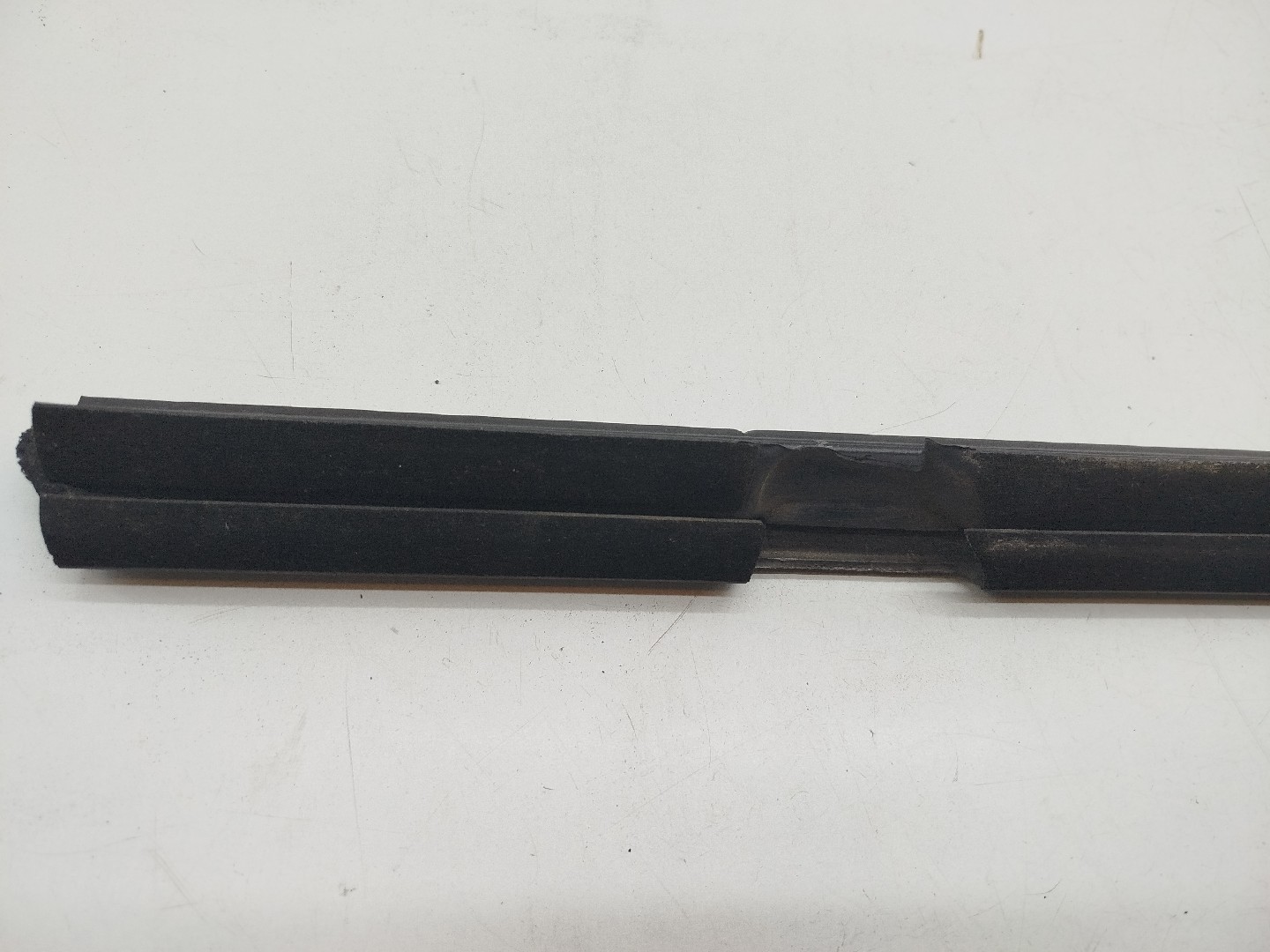 Raspador de vidro FORD FOCUS IV (HN) | 18 -  Imagem-1