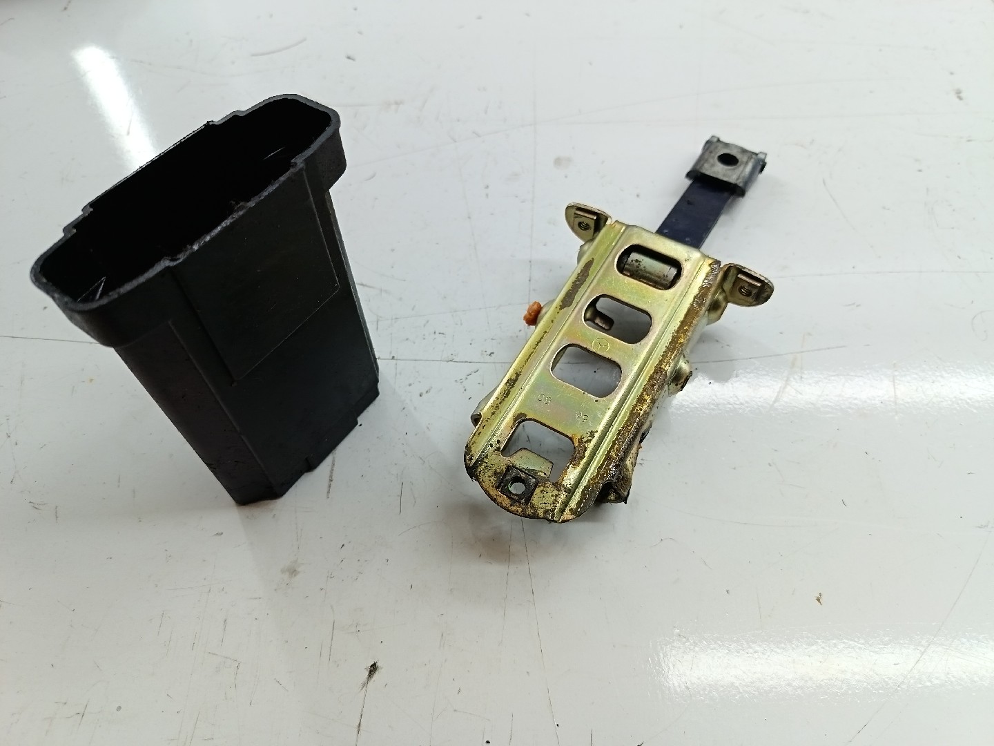 Esticador  / Limitador de porta MERCEDES-BENZ E-CLASS (W210) | 95 - 03 Imagem-1