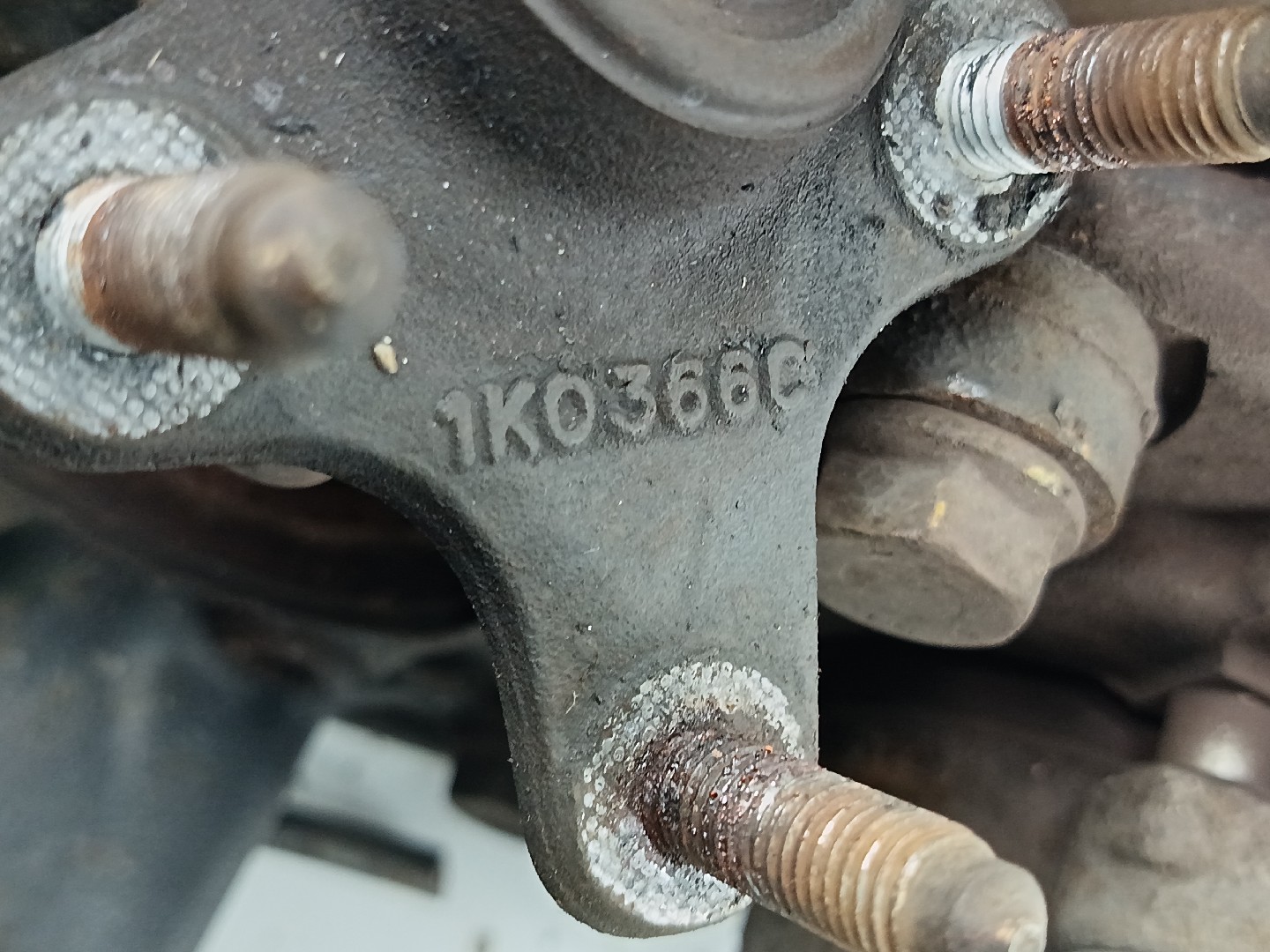 Manga de eixo frente direita AUDI A3 Sportback (8PA) | 04 - 15 Imagem-1