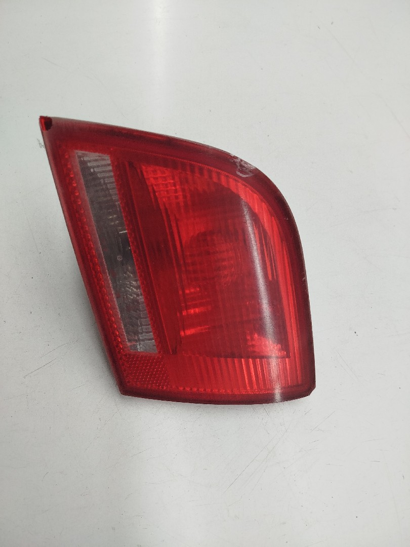 Farolim da Mala Direito AUDI A3 Sportback (8PA) | 04 - 15 Imagem-8