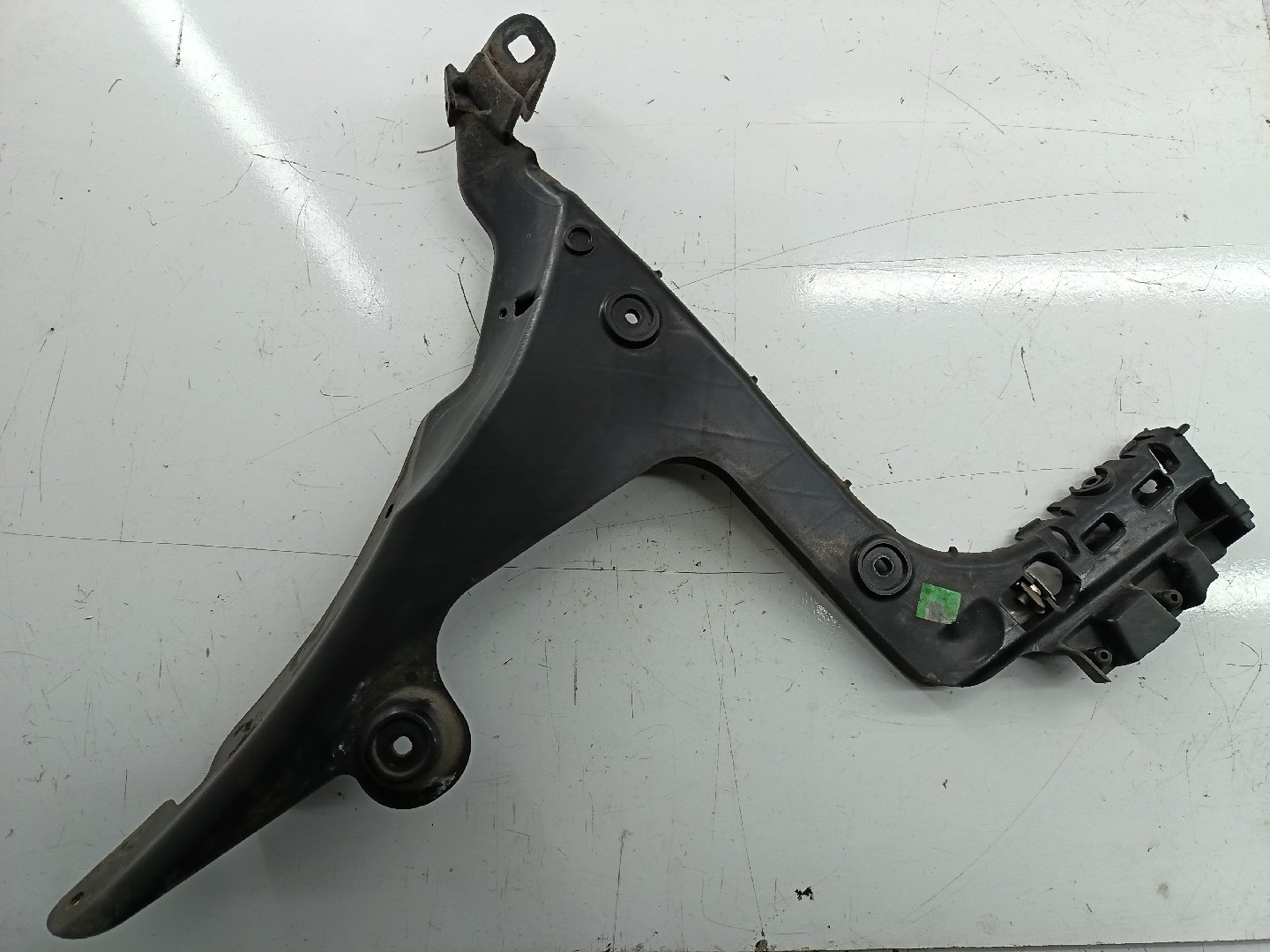Suporte de montagem de para-choques AUDI A3 Sportback (8PA) | 04 - 15