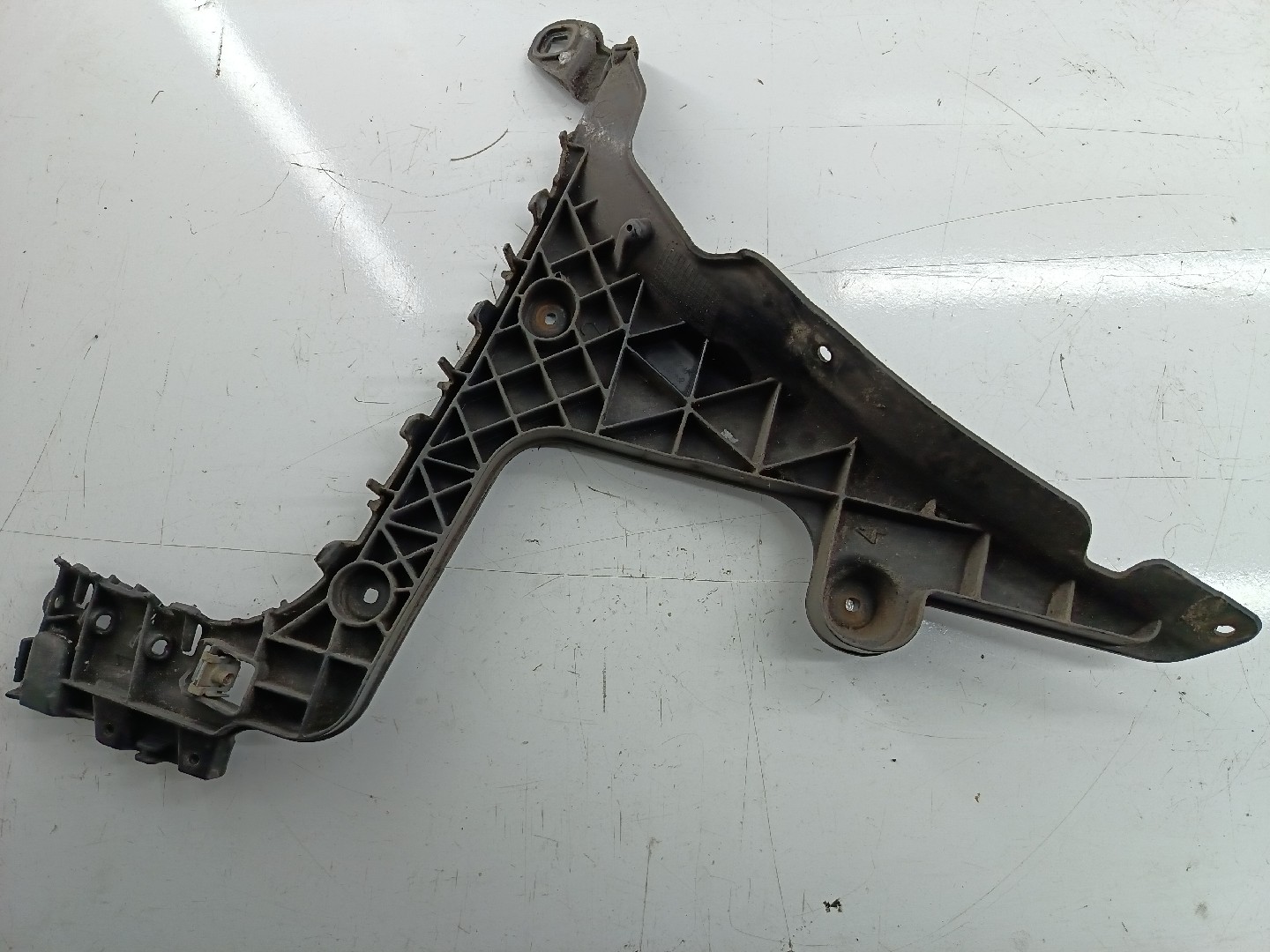 Suporte de montagem de para-choques AUDI A3 Sportback (8PA) | 04 - 15 Imagem-1