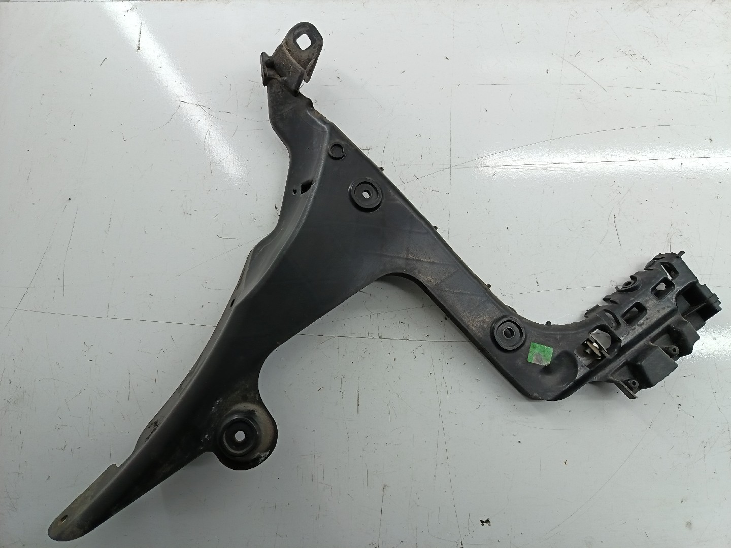 Suporte de montagem de para-choques AUDI A3 Sportback (8PA) | 04 - 15 Imagem-3