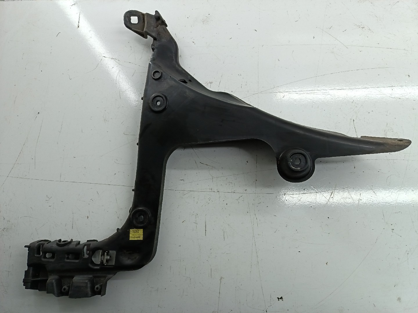 Suporte de montagem de para-choques AUDI A3 Sportback (8PA) | 04 - 15 Imagem-1
