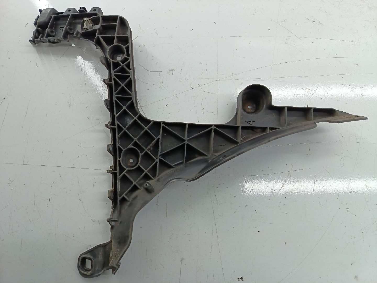 Suporte de montagem de para-choques AUDI A3 Sportback (8PA) | 04 - 15