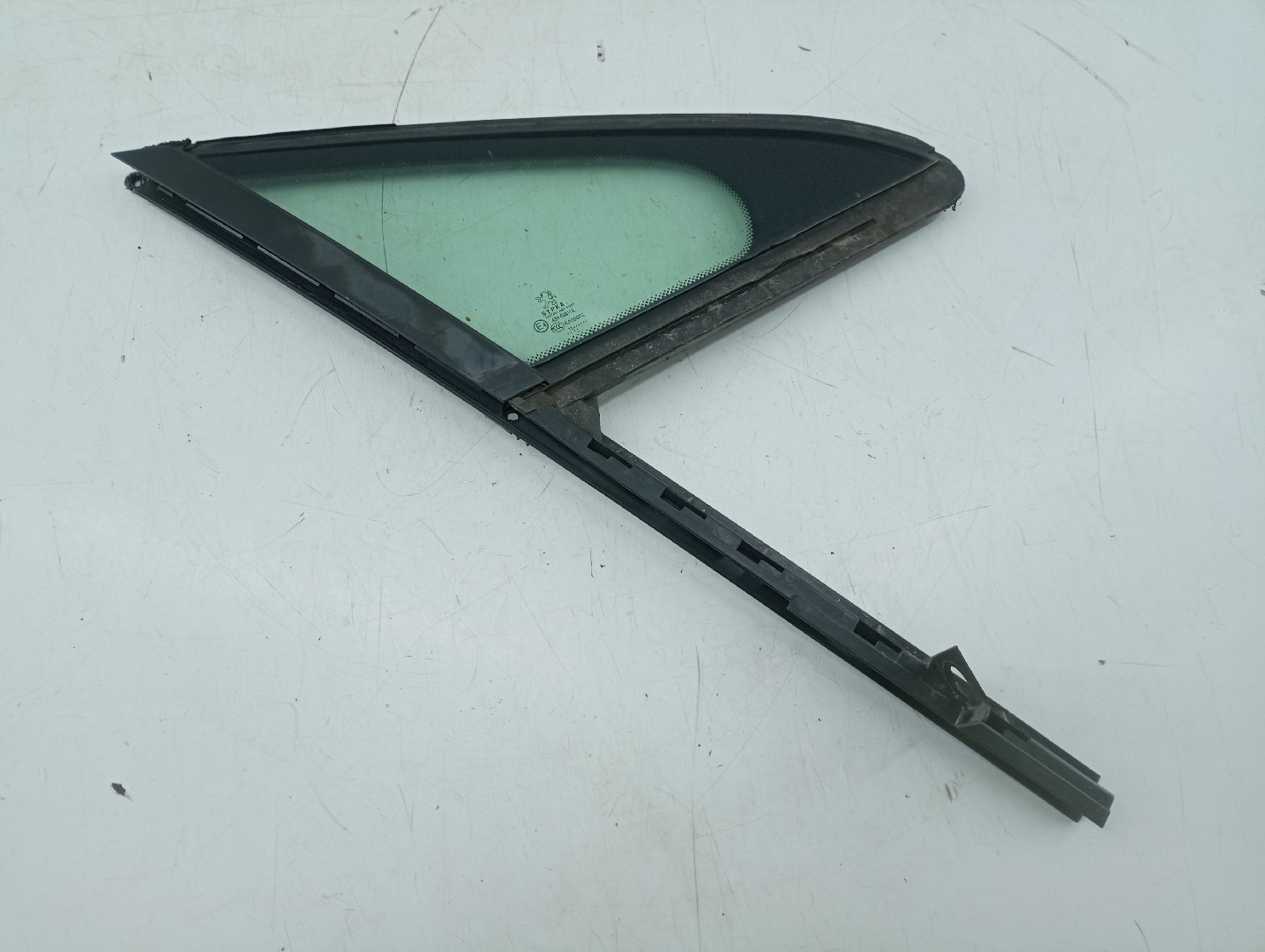 Vidro Triangular Porta Frente Direito PEUGEOT 508 SW I (8E_) | 10 - 18