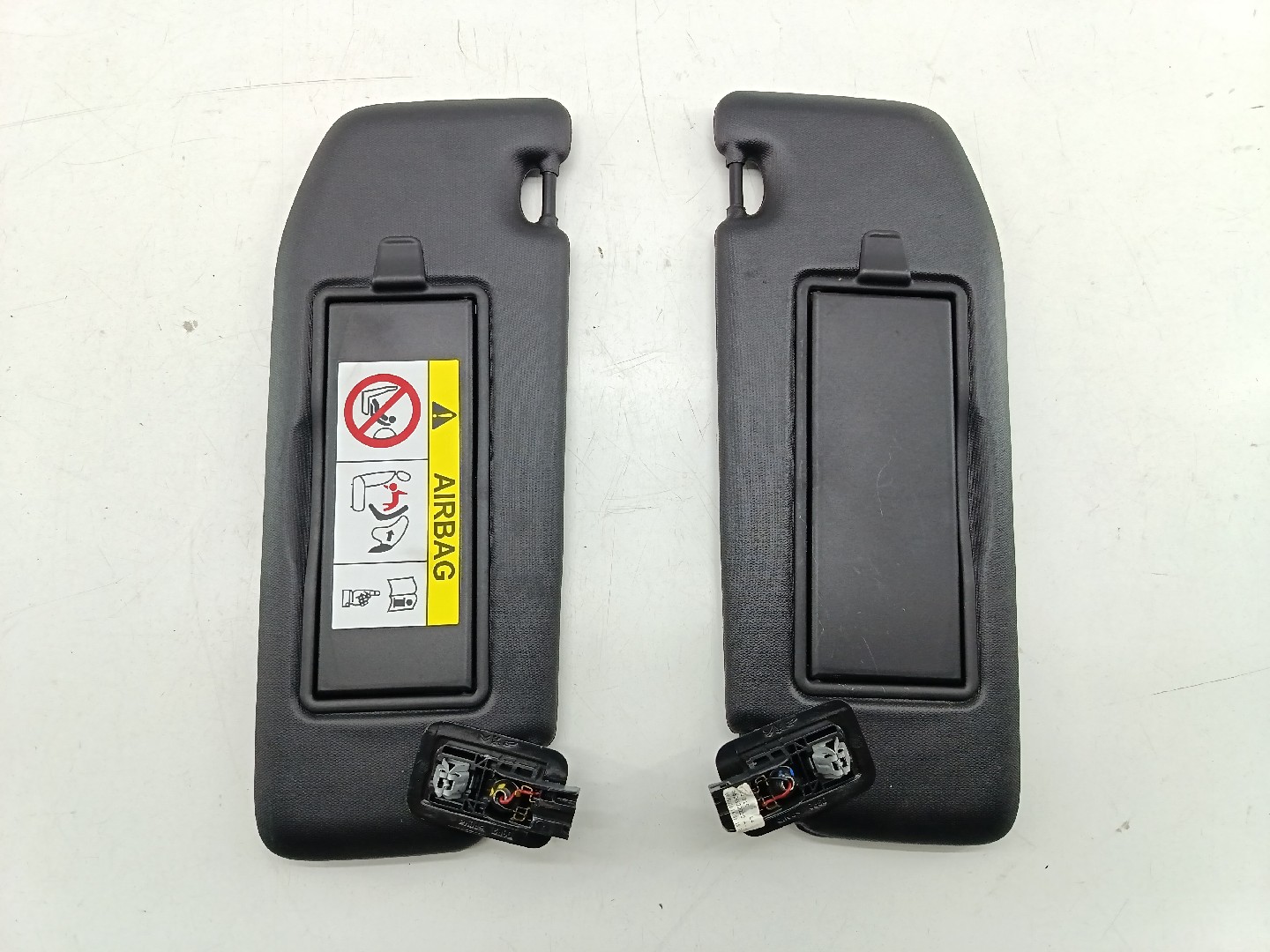 Conjunto 2 Palas de Sol PEUGEOT 208 II (UB_, UP_, UW_, UJ_) | 19 - 