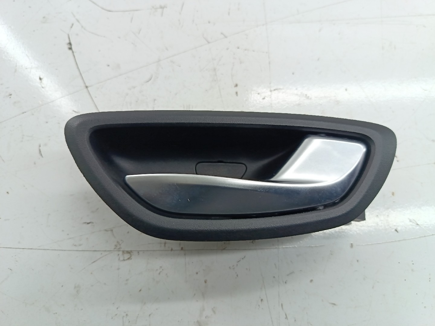 Puxador interior de porta traseira direita RENAULT MEGANE IV três volumes | 16 - 