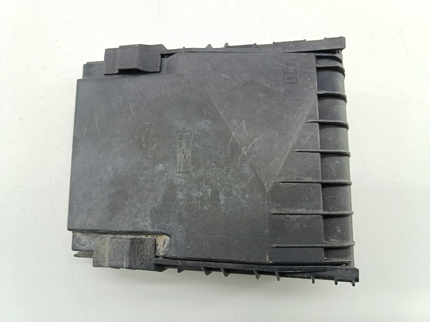 Tampa de caixa de fusiveis AUDI A3 (8P1) | 03 - 13