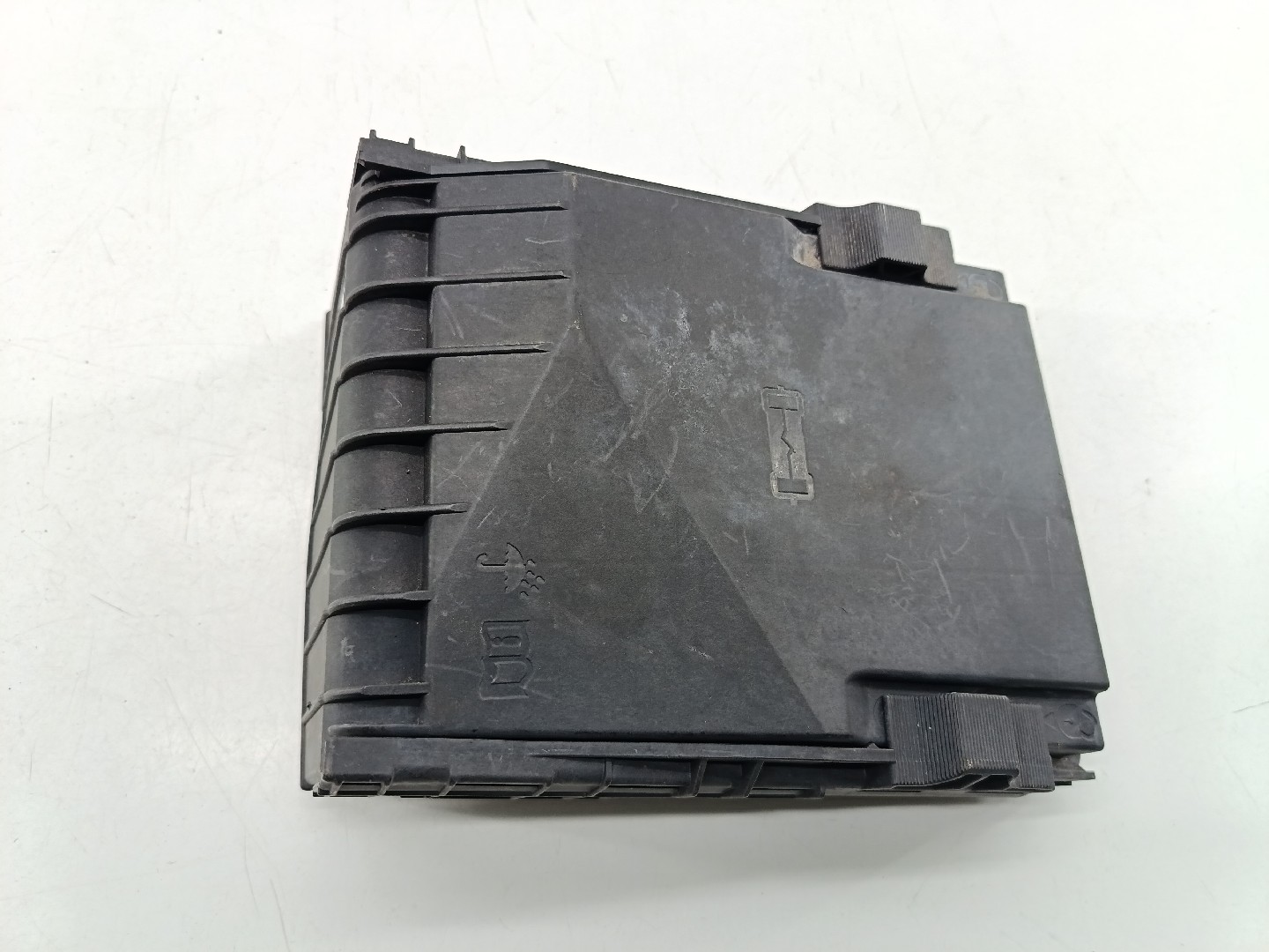 Tampa de caixa de fusiveis AUDI A3 (8P1) | 03 - 13 Imagem-4