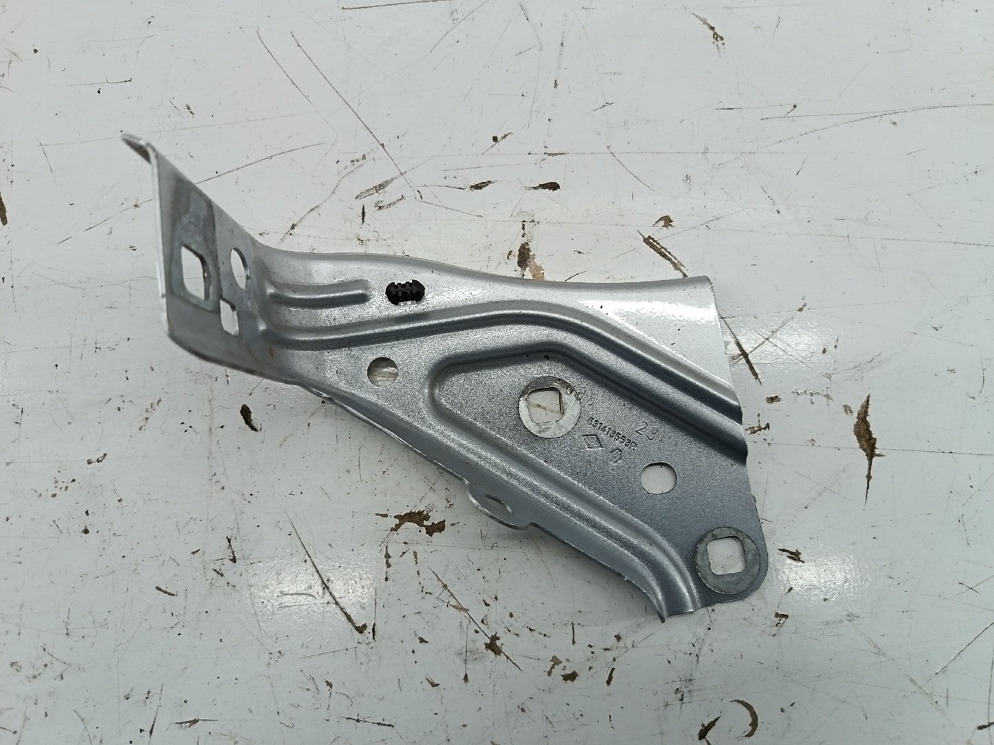 Suporte de montagem guarda lamas RENAULT CLIO V (BF_) | 19 -  Imagem-1