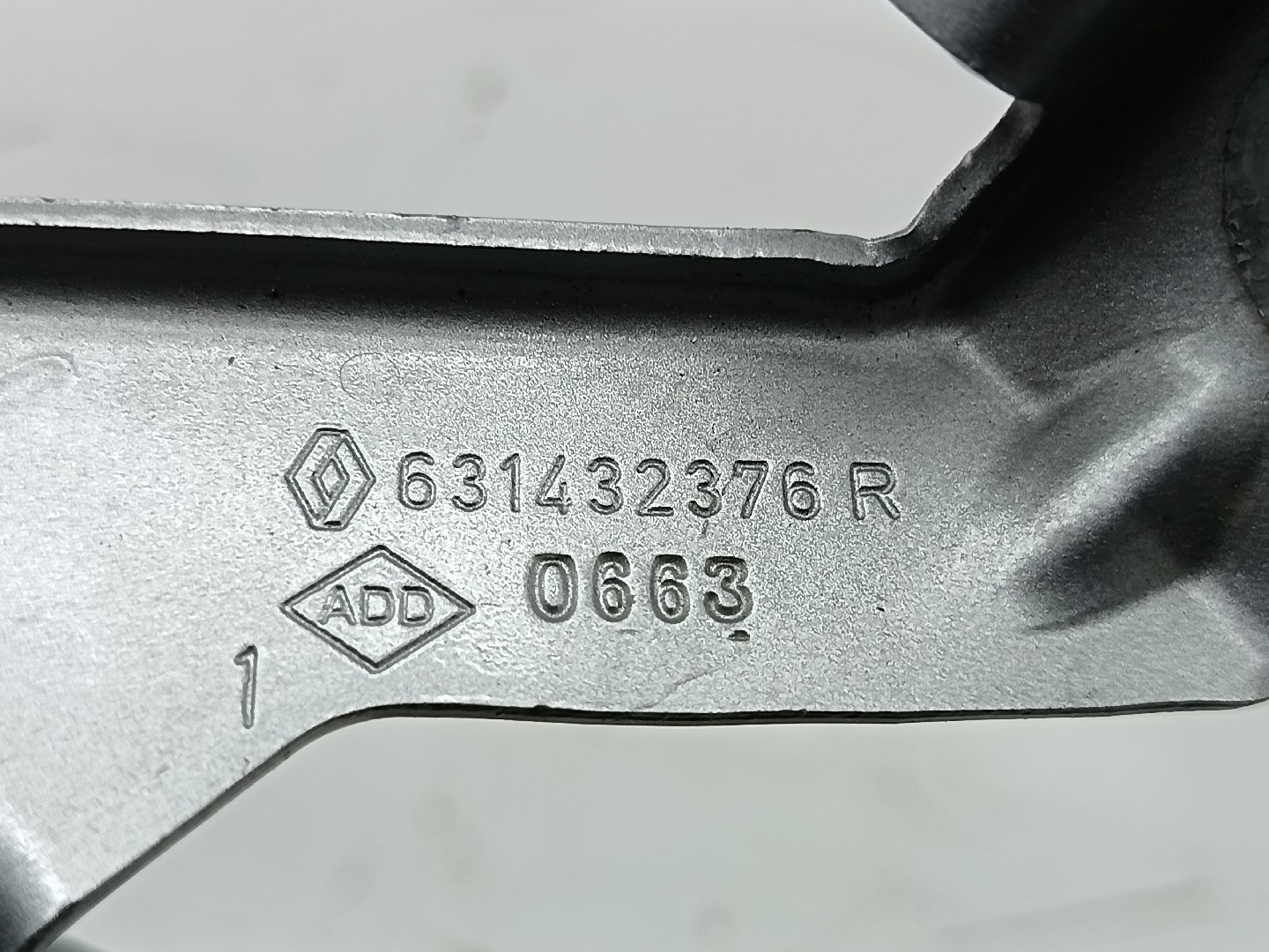 Suporte de montagem guarda lamas RENAULT CLIO V (BF_) | 19 -  Imagem-2