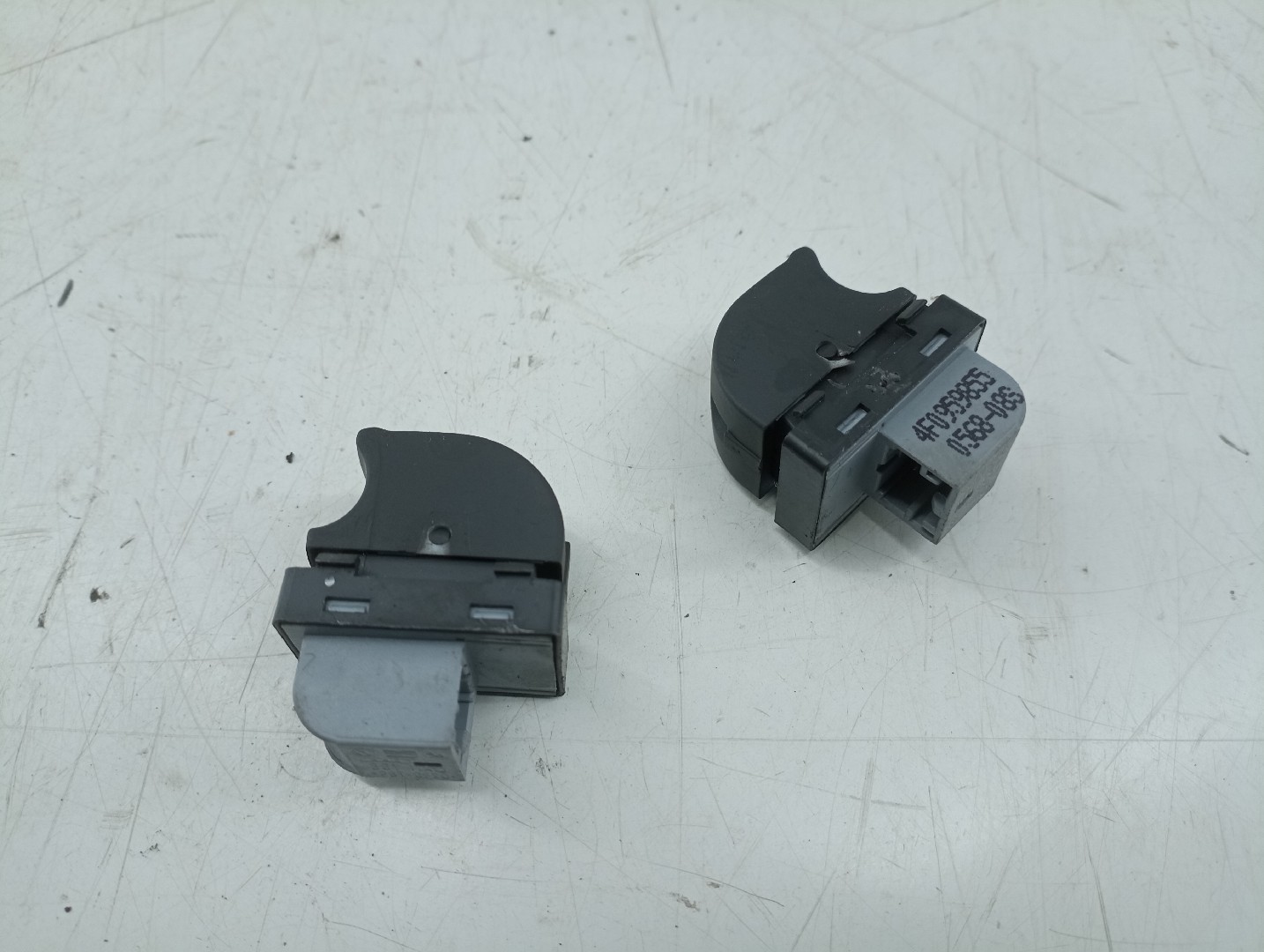 Comutador de vidro traseiro direito AUDI A3 Sportback (8PA) | 04 - 15