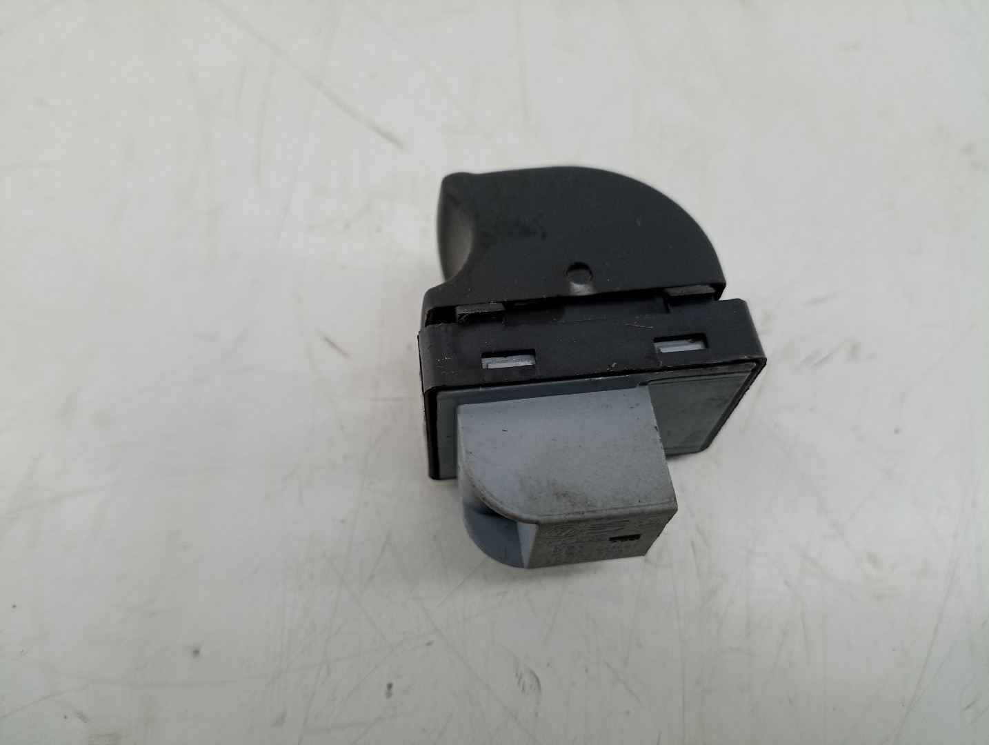 Comutador de vidro traseiro direito AUDI A3 Sportback (8PA) | 04 - 15 Imagem-1