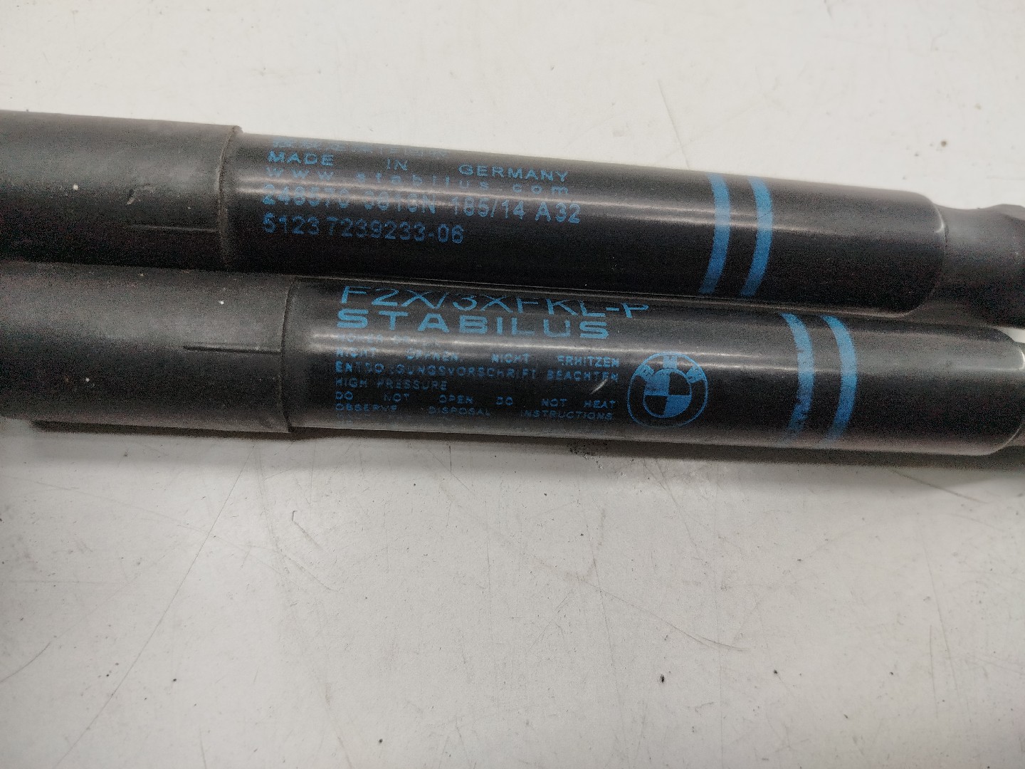 Amortecedores do capô BMW 3 (F30, F80) | 11 - 18 Imagem-2