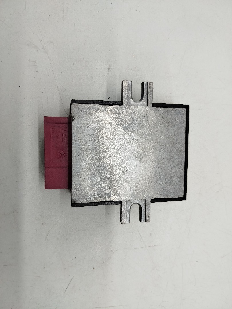 Relé de bomba de combustível BMW 3 (F30, F80) | 11 - 18 Imagem-3