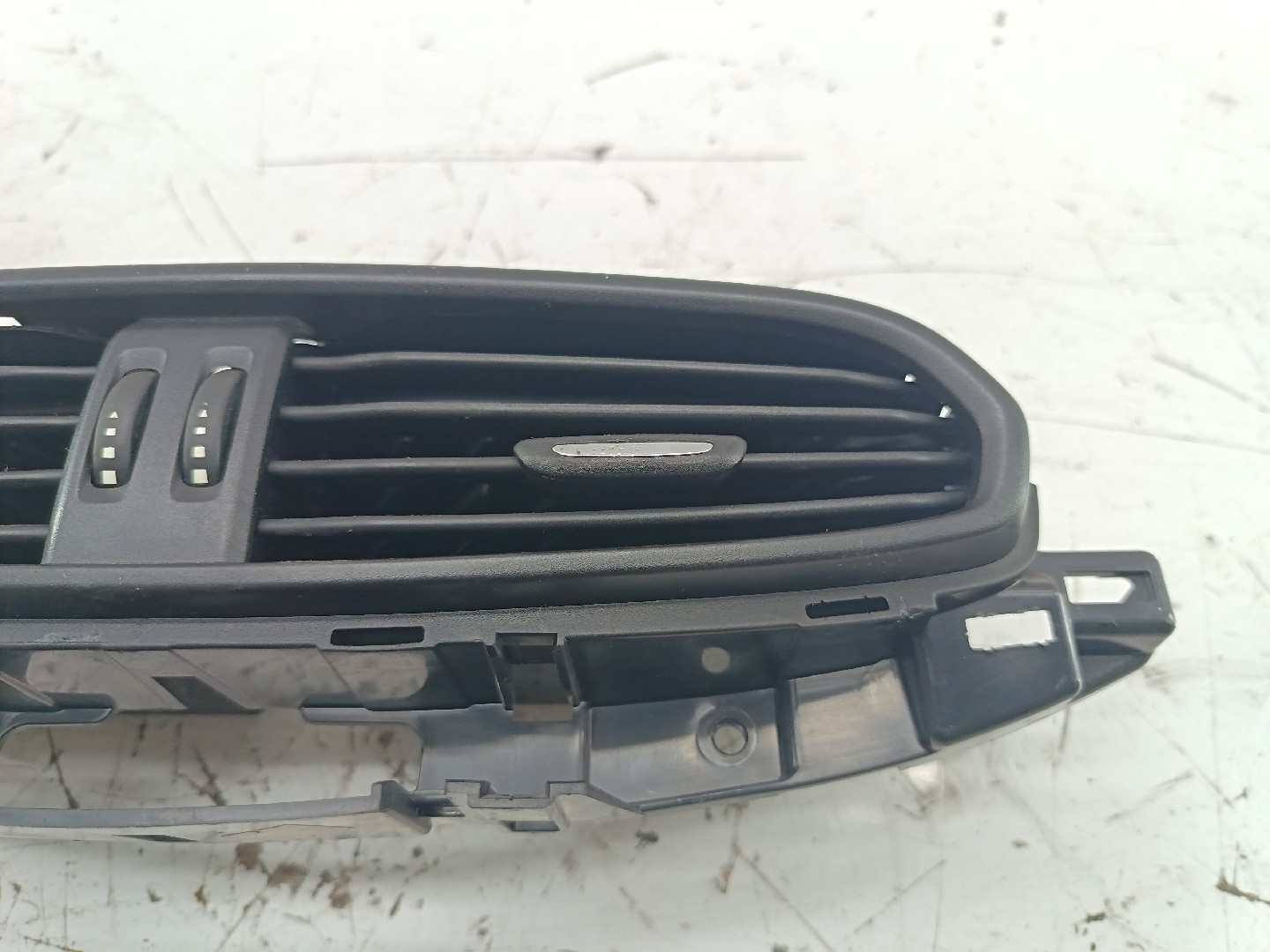 Difusor de ar central FIAT TIPO três volumes (356_) | 15 -  Imagem-1