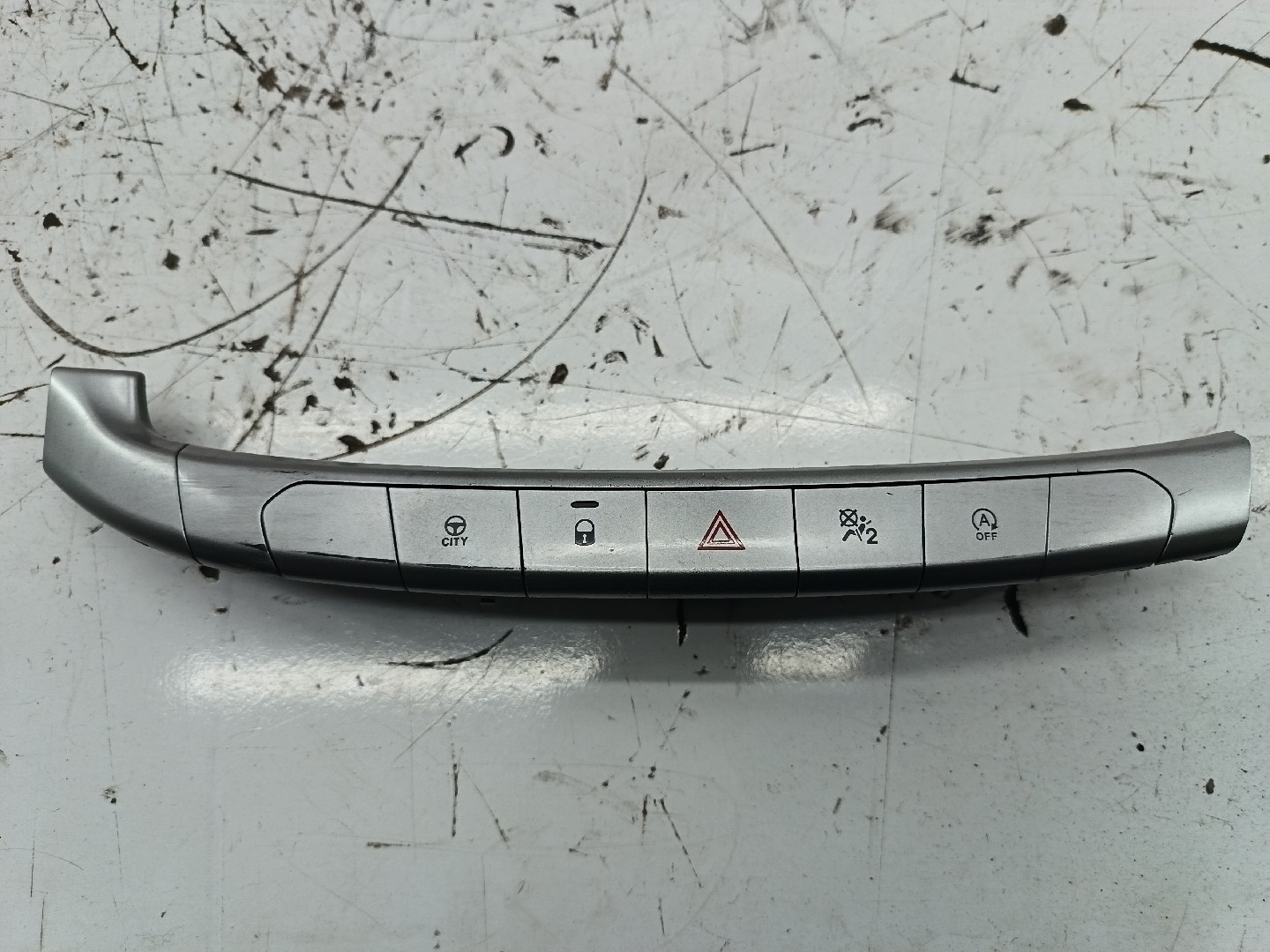 Moldura com botão de 4 piscas FIAT TIPO três volumes (356_) | 15 -  Imagem-4