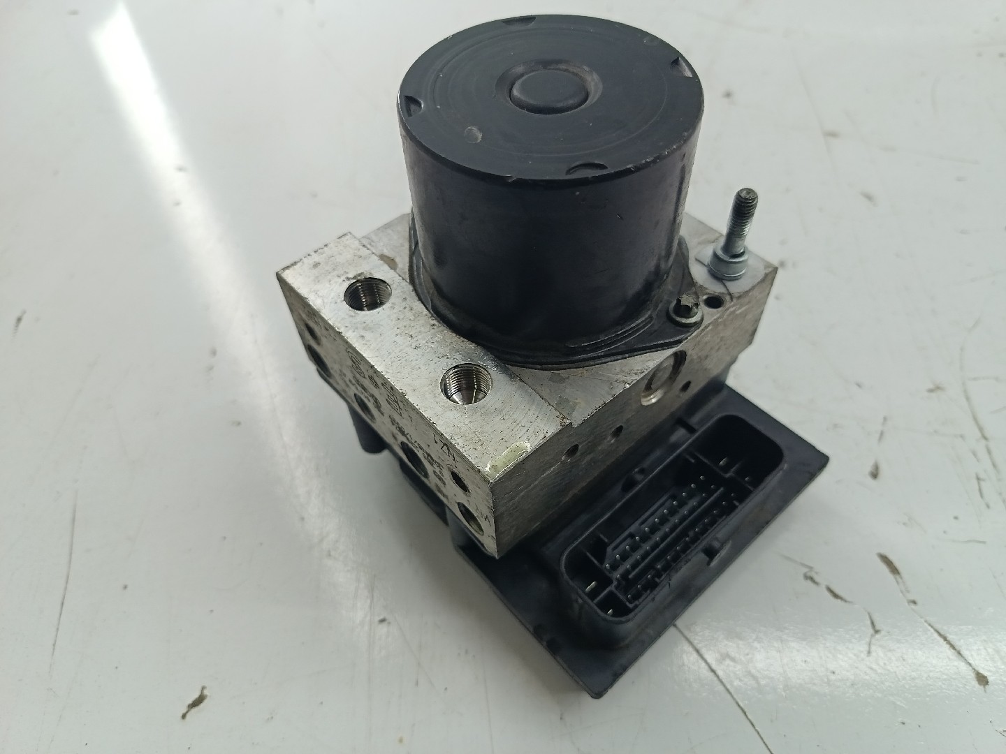 Bomba de ABS VOLKSWAGEN POLO Van (6R) | 09 - 