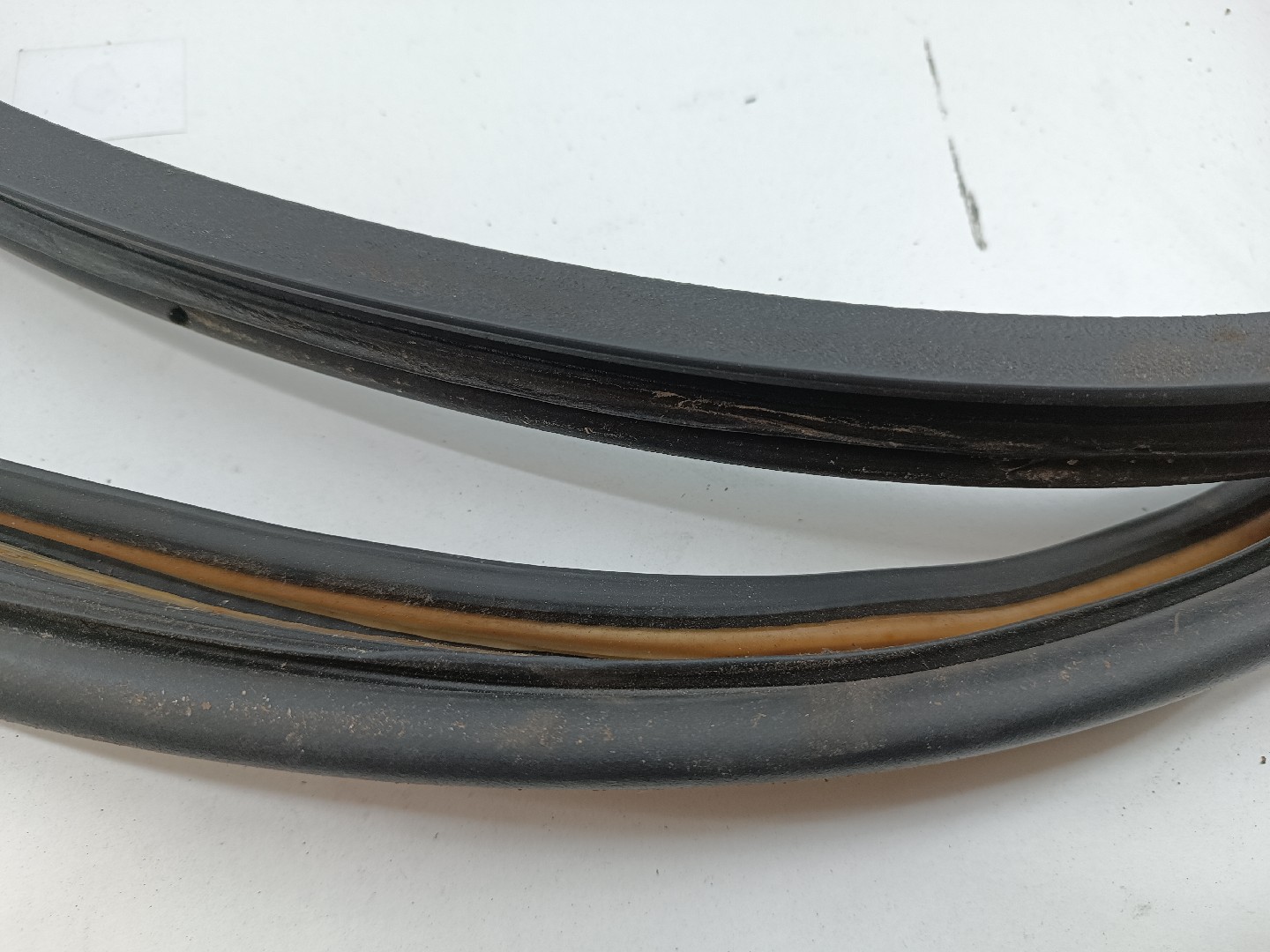 Borracha Da Porta Traseira Direita PEUGEOT 106 I (1A, 1C) | 91 - 96 Imagem-1