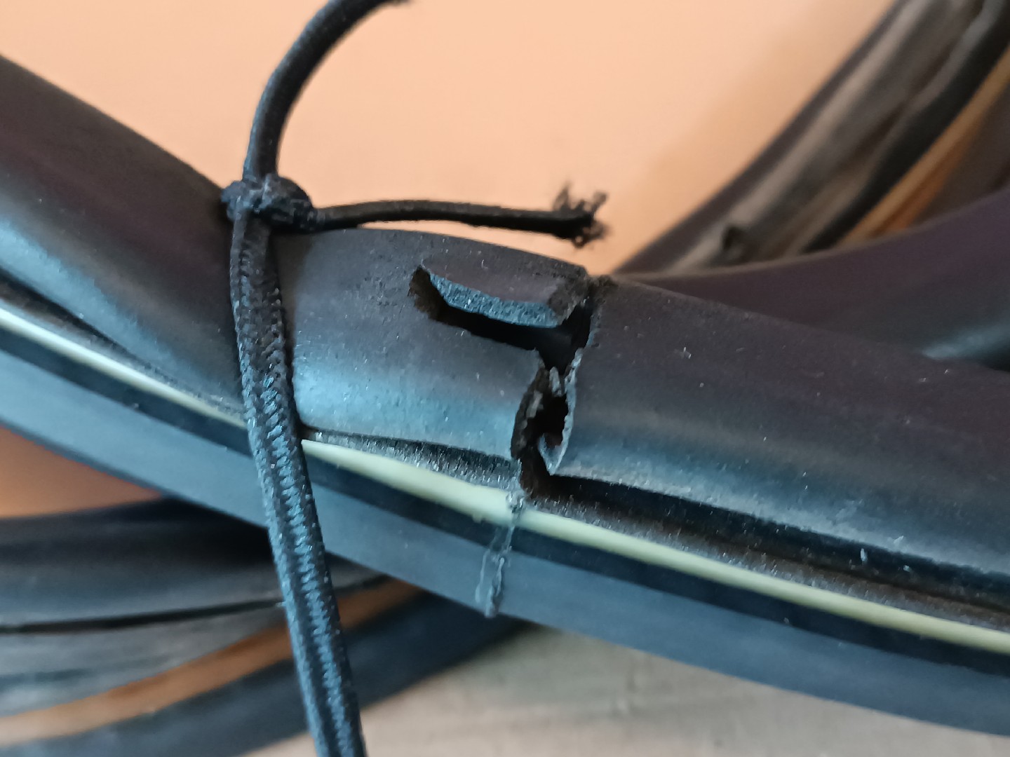 Borracha Da Porta Traseira Direita PEUGEOT 106 I (1A, 1C) | 91 - 96 Imagem-5