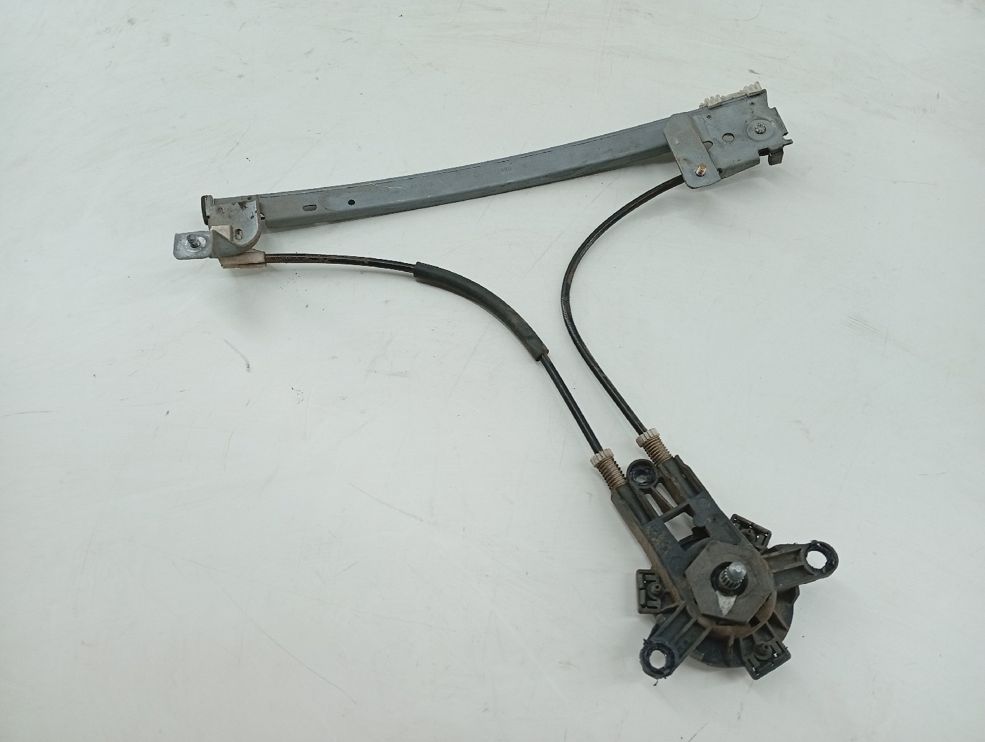 Elevador Trás Direito Manual PEUGEOT 106 I (1A, 1C) | 91 - 96 Imagem-1