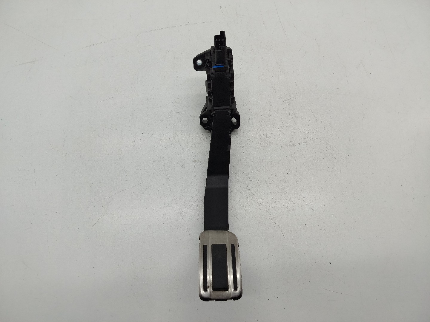 Pedal acelerador PEUGEOT 208 II (UB_, UP_, UW_, UJ_) | 19 - 