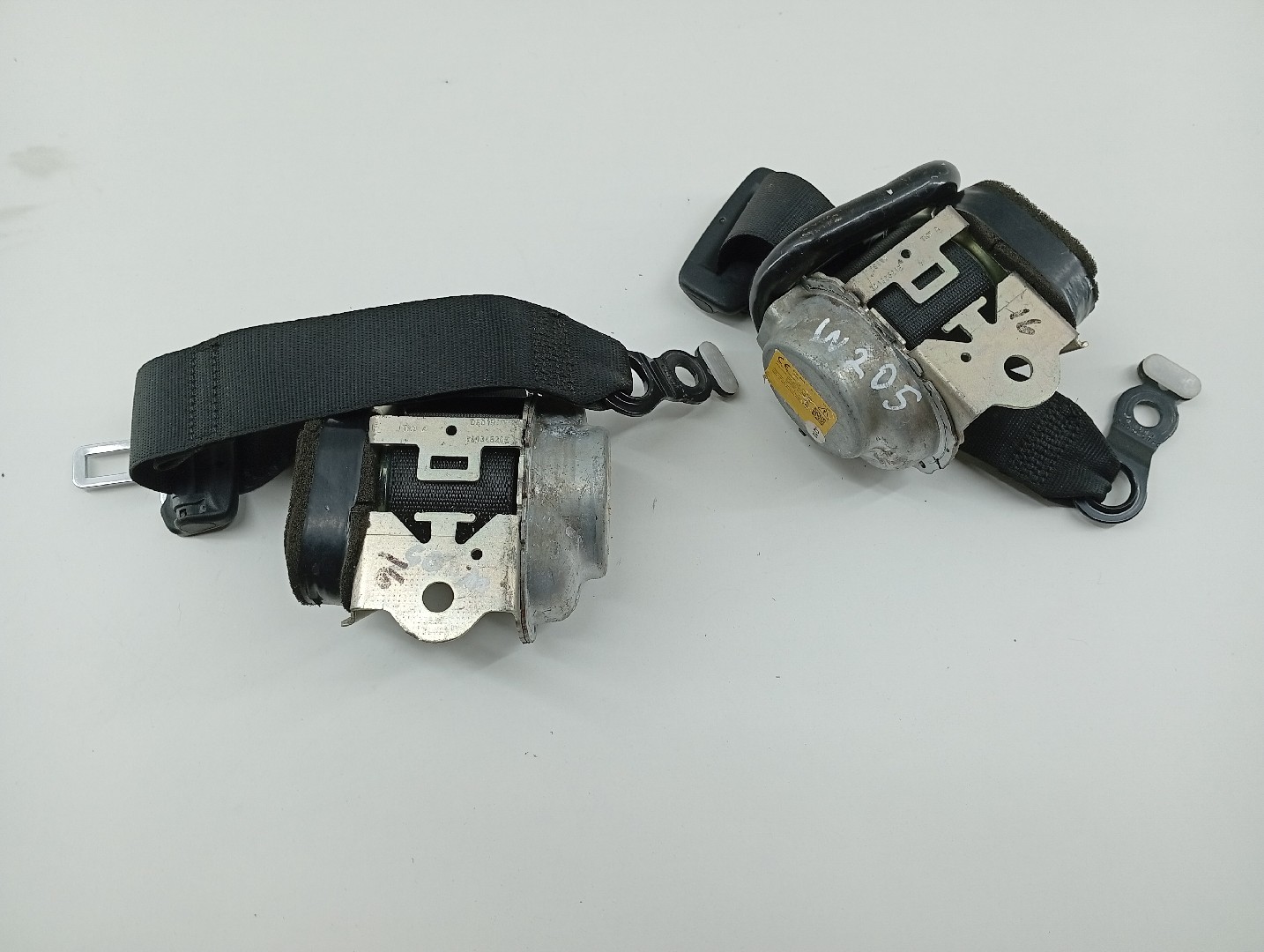 Cintos traseiros MERCEDES-BENZ C-CLASS (W205) | 13 - 