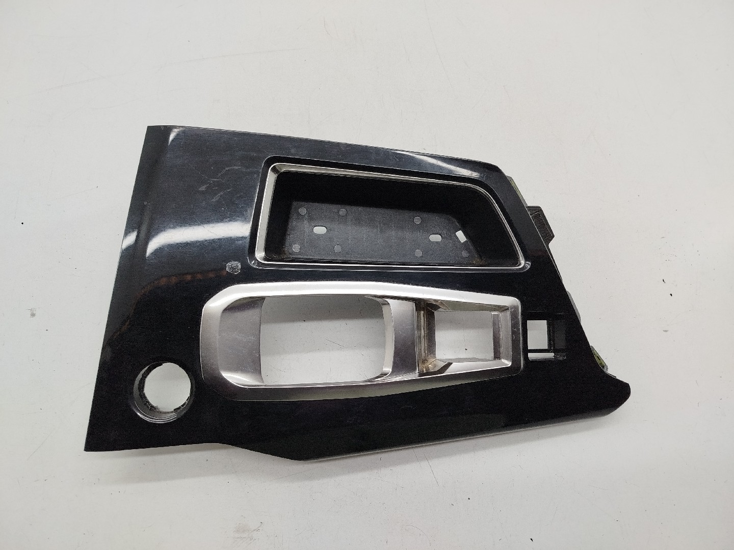 Moldura de consola central PEUGEOT 3008 SUV (M_) | 16 -  Imagem-1