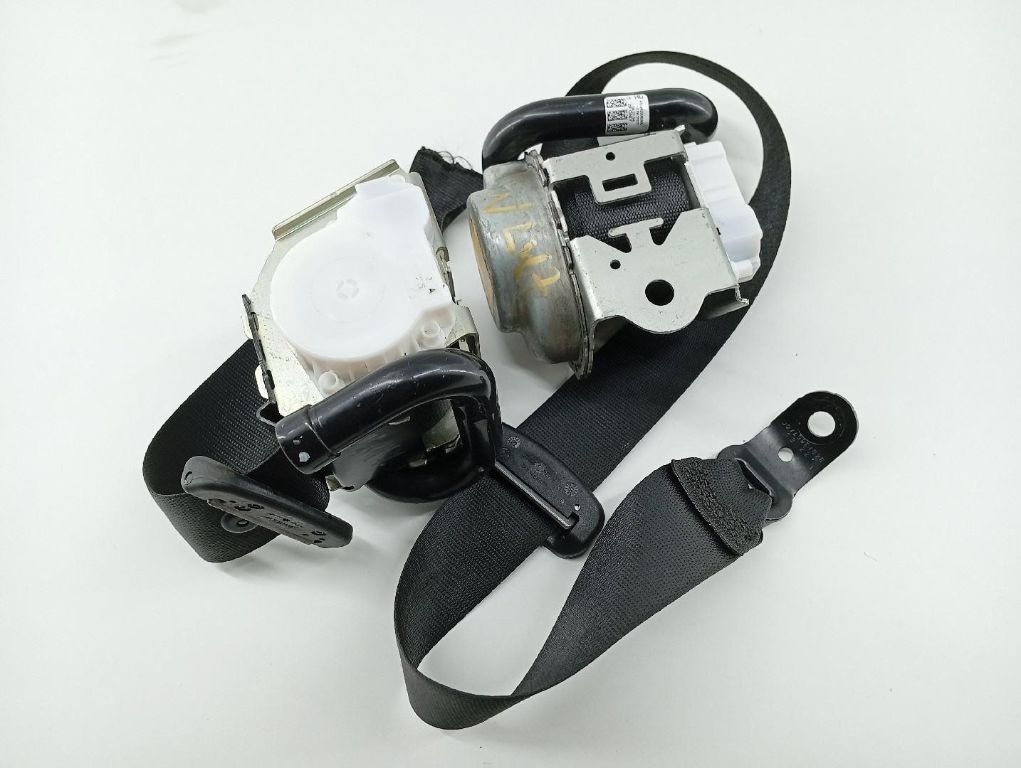 Cintos traseiros MERCEDES-BENZ B-CLASS (W247) | 18 - 