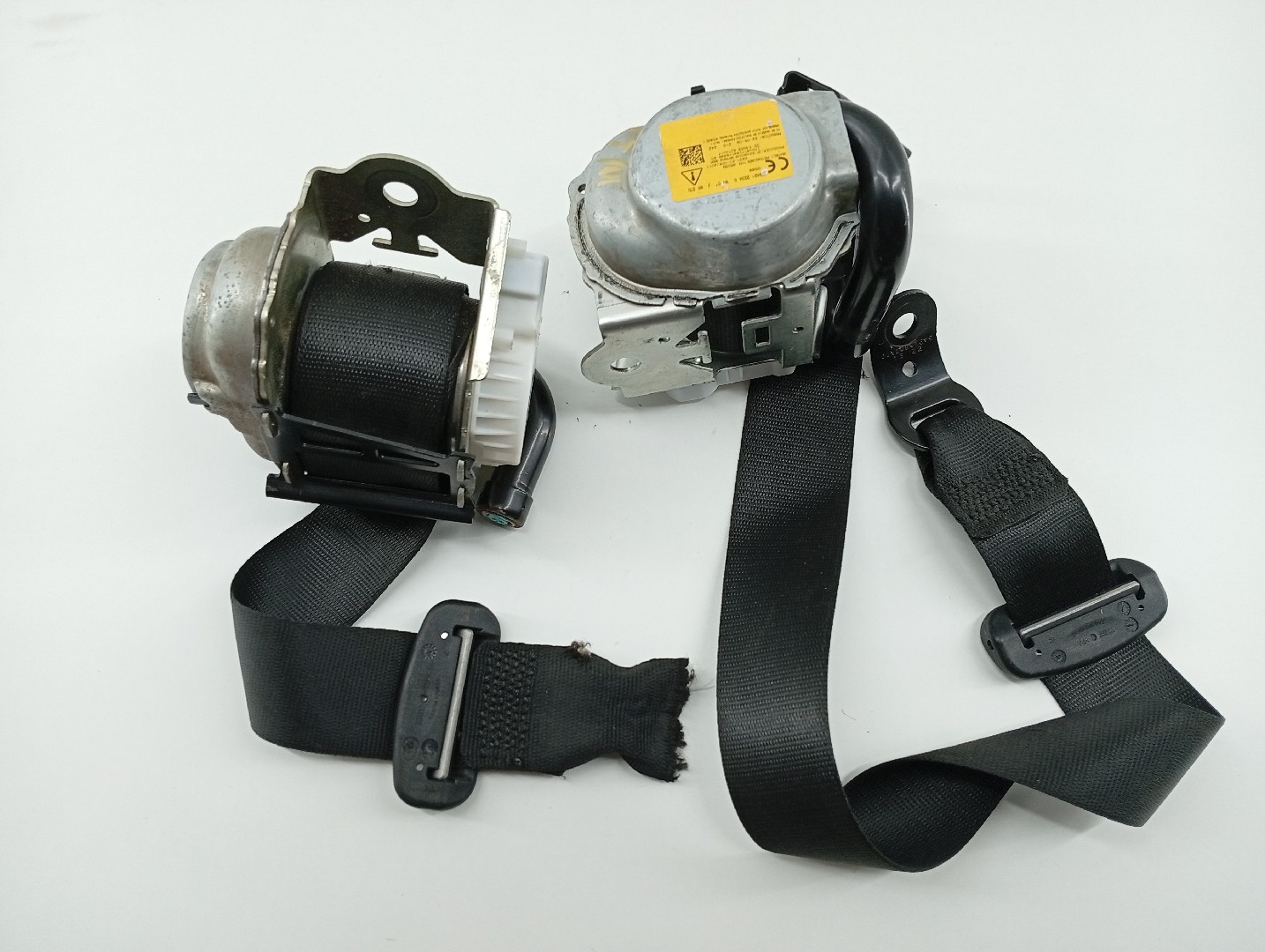 Cintos traseiros MERCEDES-BENZ B-CLASS (W247) | 18 - 
