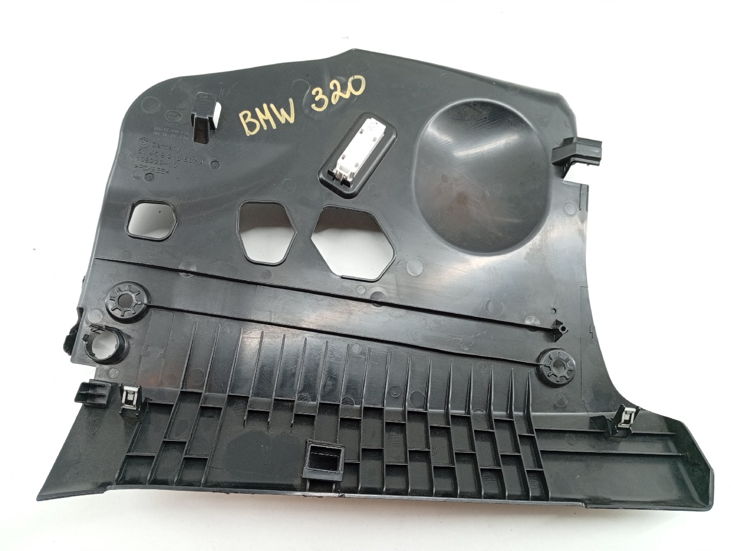 Painel Inferior BMW 3 (F30, F80) | 11 - 18