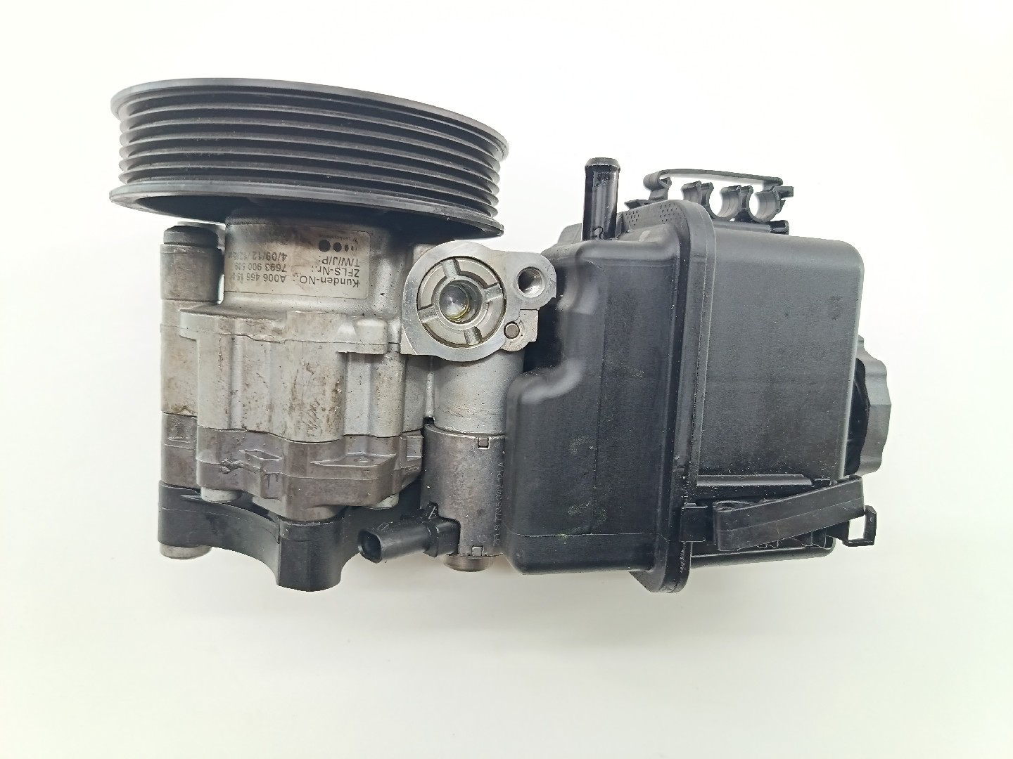 Bomba de direção MERCEDES-BENZ C-CLASS (W204) | 07 - 15